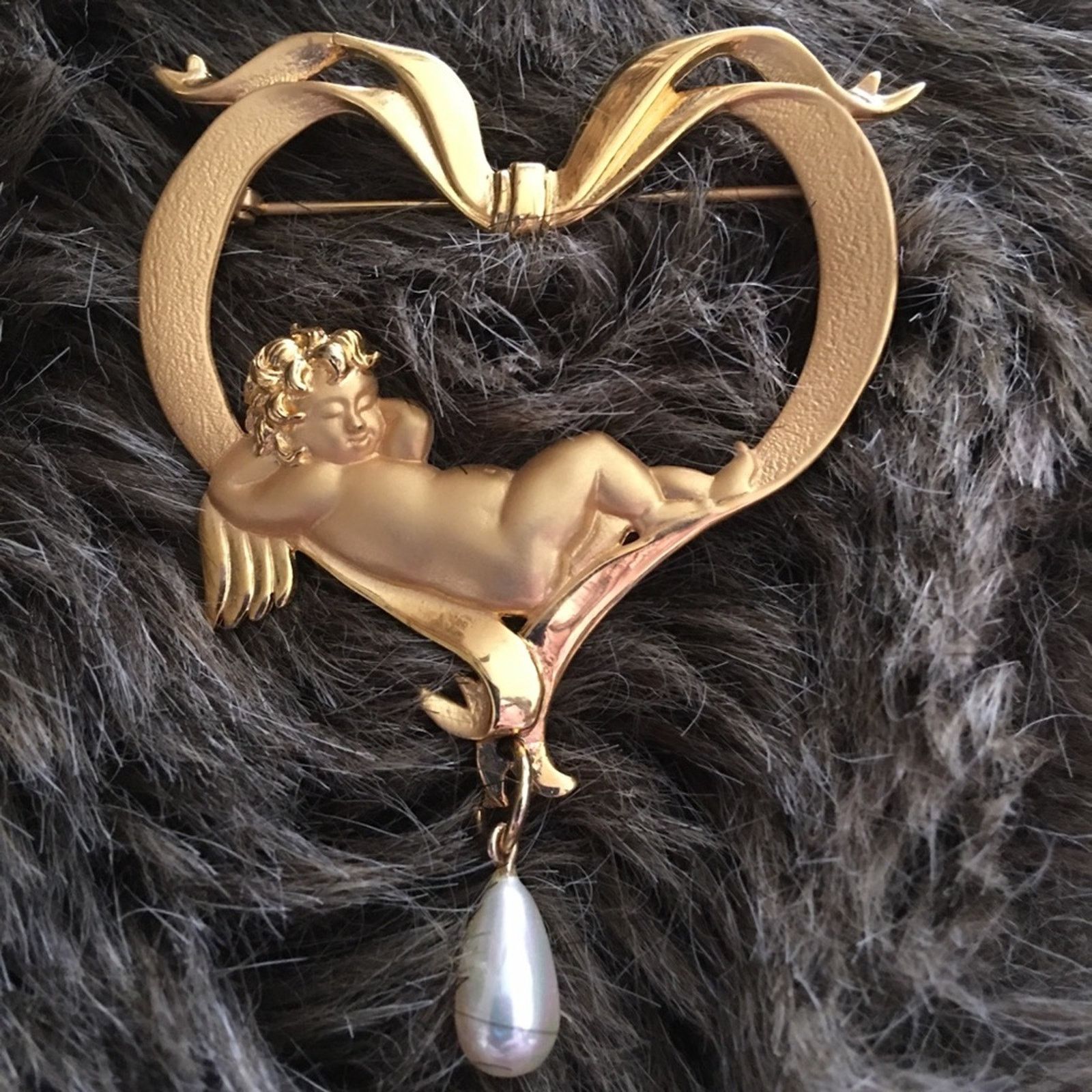 Vintage Vintage Jonette gold tone cherub brooch pin Size ONE SIZE - 5 Thumbnail