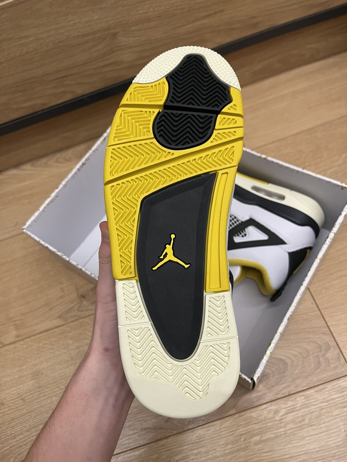 Nike Jordan 4 Retro Vivid Sulfur Size US 11.5 / EU 44-45 - 7 Thumbnail