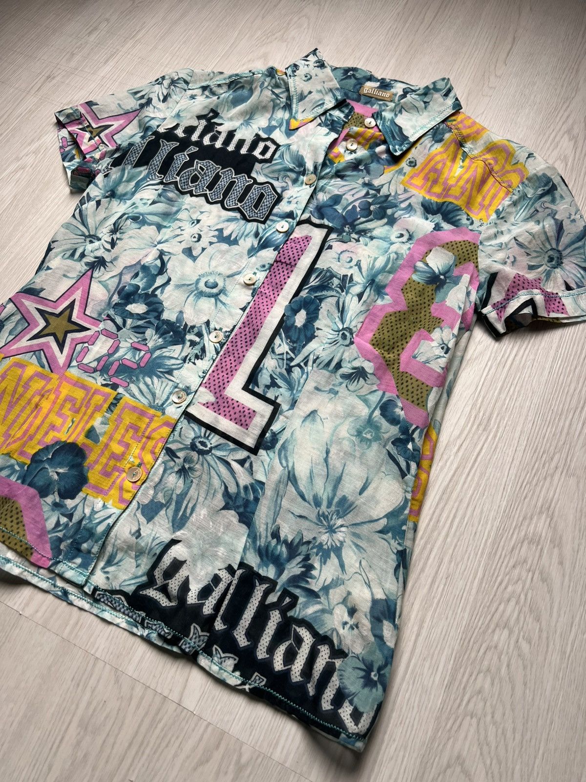 John Galliano John Galliano Stars Floral Print Tropical Shirt Size US S / EU 44-46 / 1 - 3 Thumbnail