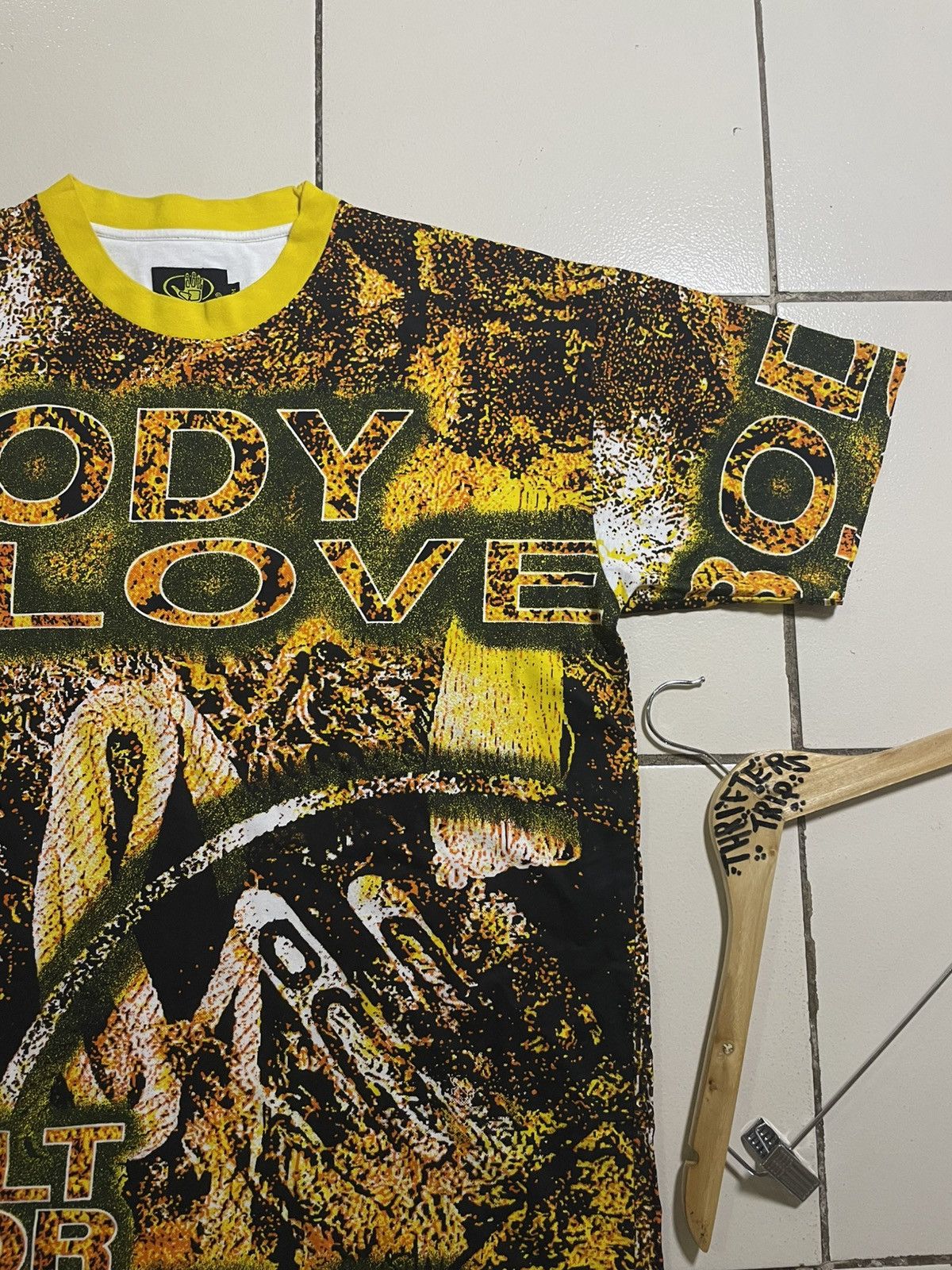 Body Glove Vintage 90's Body Glove Overprint Pop Art Surf Wear Tee Size US M / EU 48-50 / 2 - 2 Thumbnail