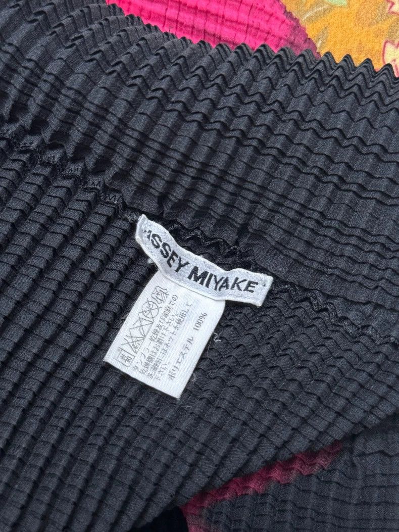 Issey Miyake Issey Miyake Black Daisy pleated top Size XS / US 0-2 / IT 36-38 - 9 Thumbnail