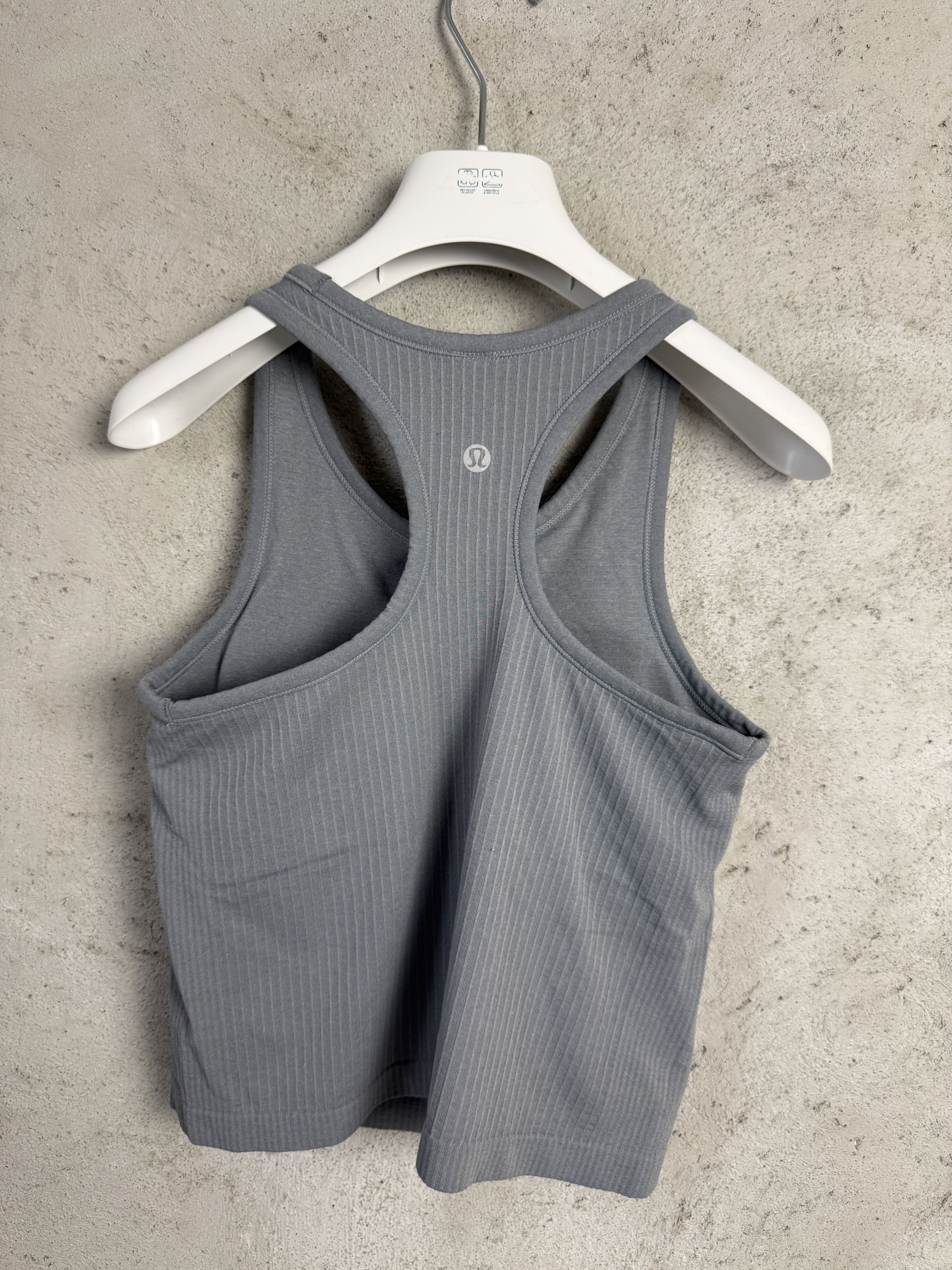 Lululemon Lululemon ribbed tank top t-shirt crop pilates gym Size M / US 6-8 / IT 42-44 - 1 Thumbnail