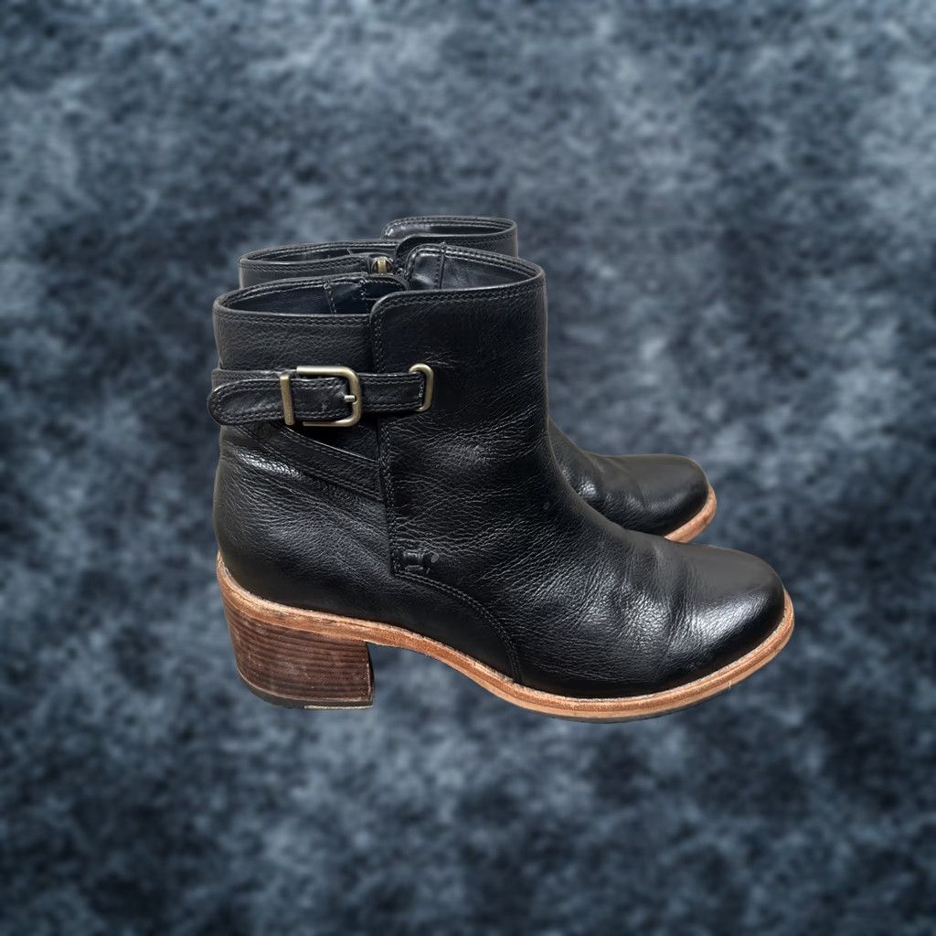 Clarks VINTAGE CLARKS Clarkdale Jax Boots Womens 8M Black Pebbled Leather Ladies Ankle Boots Ladies Womens Boots Black 8M Leather Ankle Bootie Size US 5 / IT 35 - 1 Thumbnail