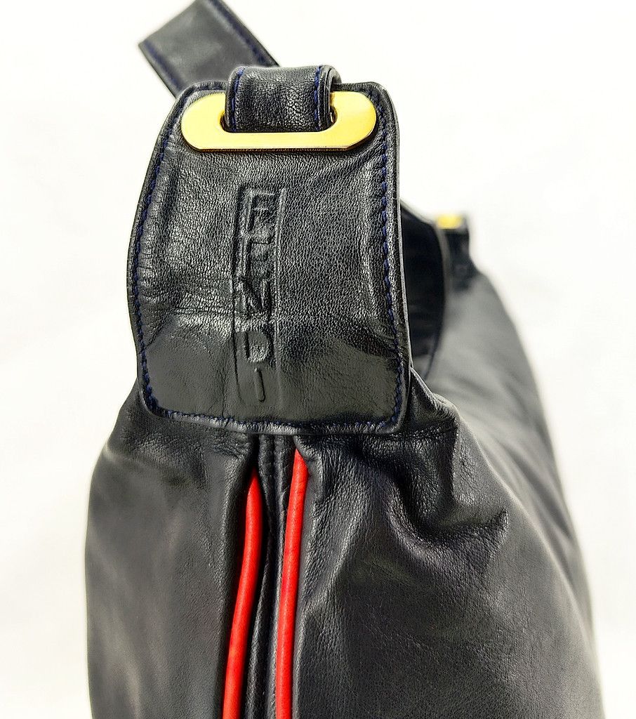 Fendi real vintage FENDI full leather bag with chain pouch Size ONE SIZE - 6 Thumbnail