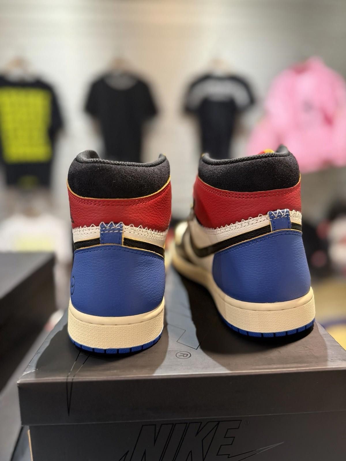 Jordan Brand Air Jordan 1 x Union x Fragment Black and Varsity Red (10) Size US 10 / EU 43 - 7 Thumbnail