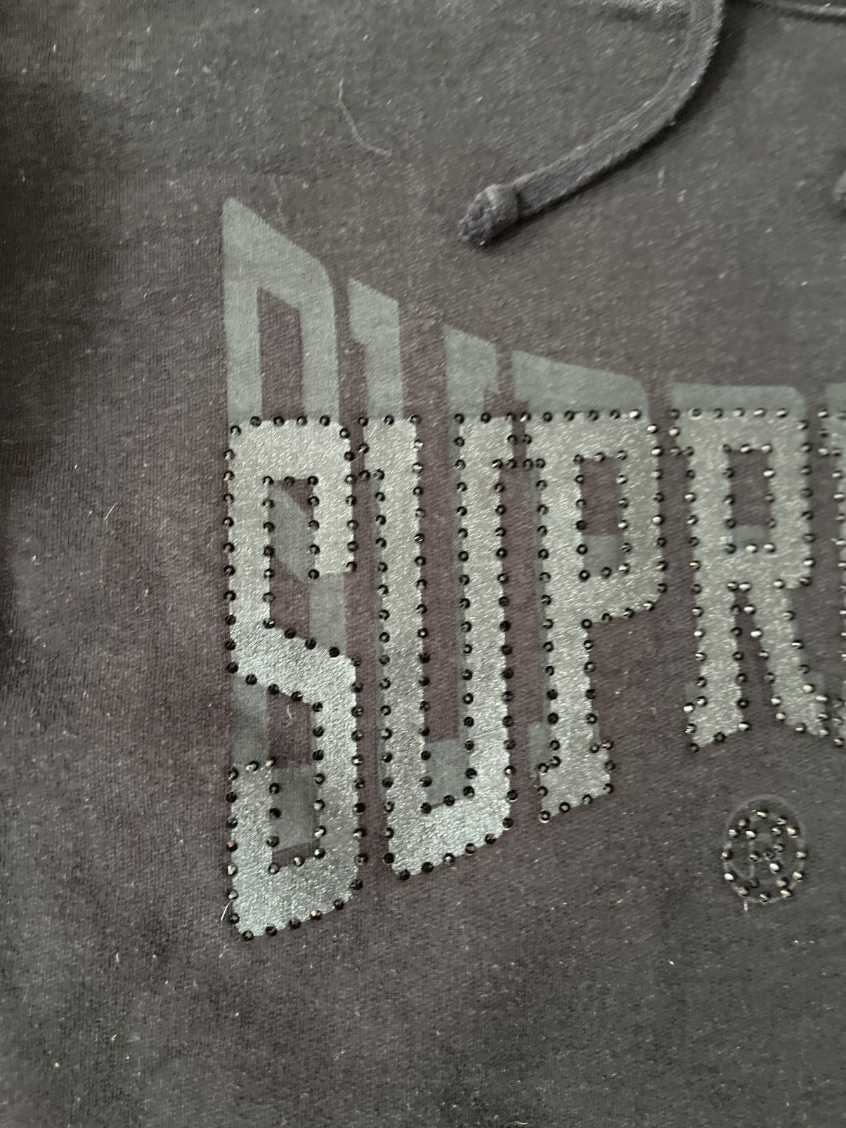 Supreme Supreme Rhinestone Shadow Hooded Sweatshirt Size US XL / EU 56 / 4 - 2 Thumbnail
