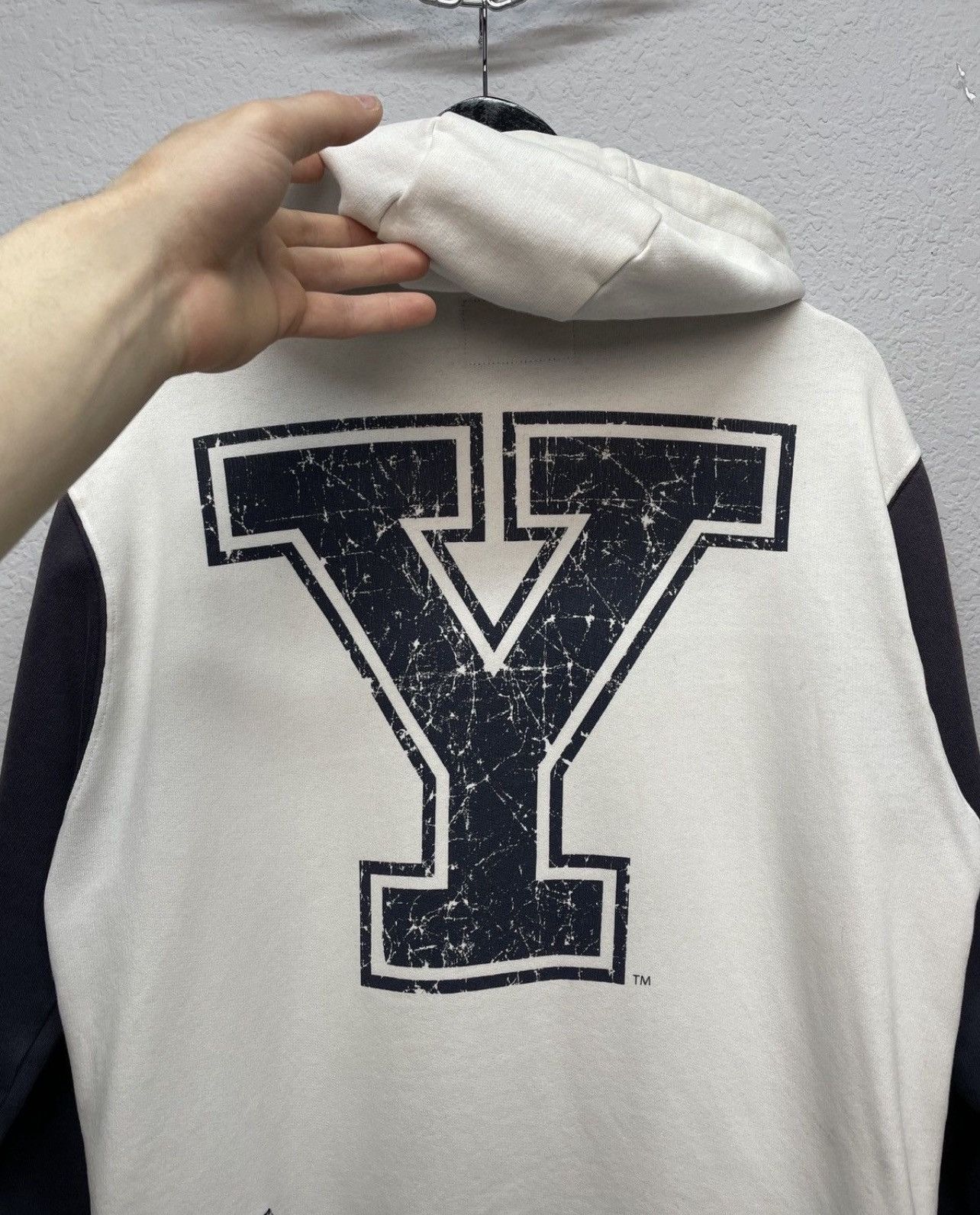 Vintage Vintage 00s Yale University Boxy Fit Big Logo Zip Hoodie Size US M / EU 48-50 / 2 - 6 Thumbnail