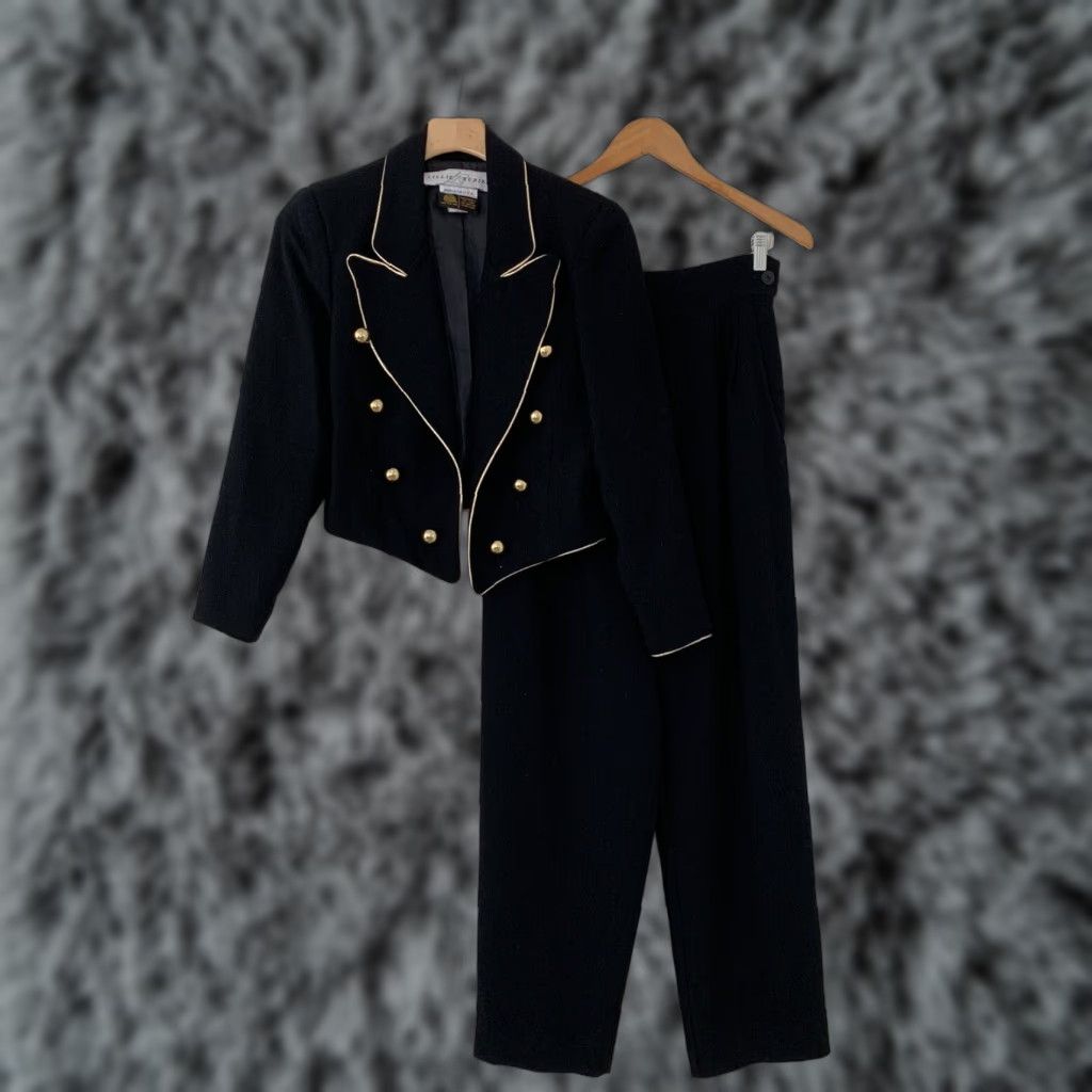 Vintage Vintage Lillie Rubin Crepe 100% Wool Jacket Pant Suit Sz 8 Gold Trim Buttons EUC Size 30" / US 8 / IT 44 - 1 Thumbnail