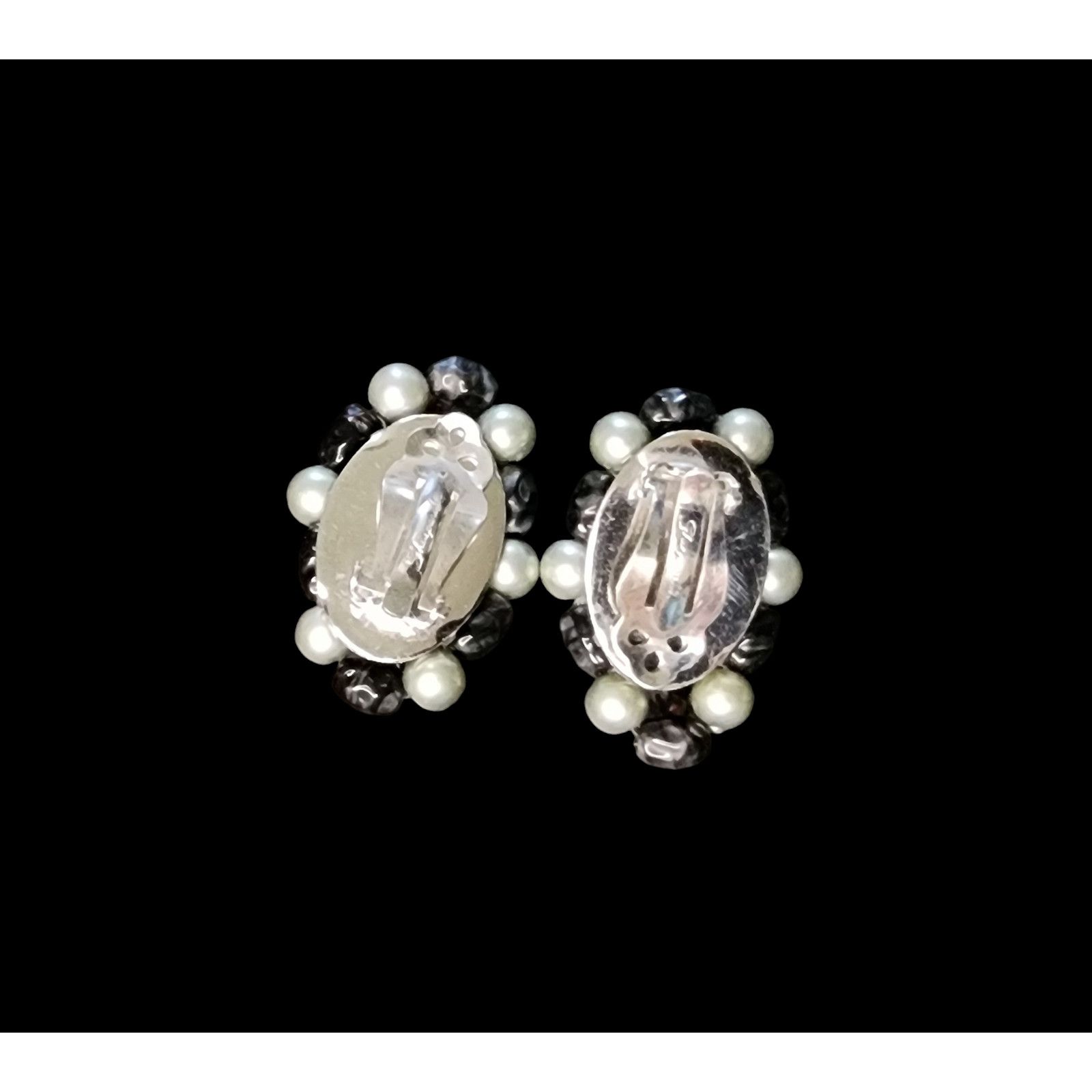 Schiaparelli Vintage Schiaparelli Pearl, Onyx. and Amber clip-on earrings Size ONE SIZE - 5 Thumbnail