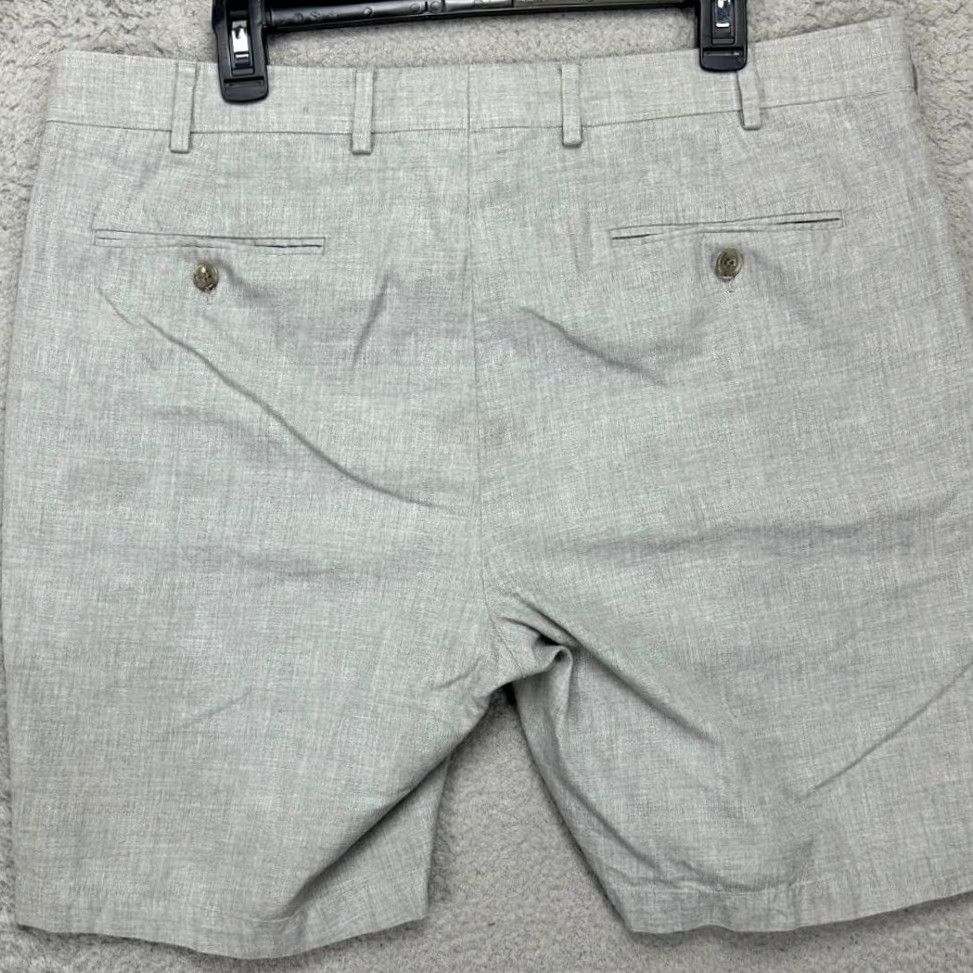 Hart Schaffner Marx Hart Schaffner Marx Shorts Mens 38 Light Grey Khakis Flat Front Casual Pockets Size US 38 / EU 54 - 2 Thumbnail