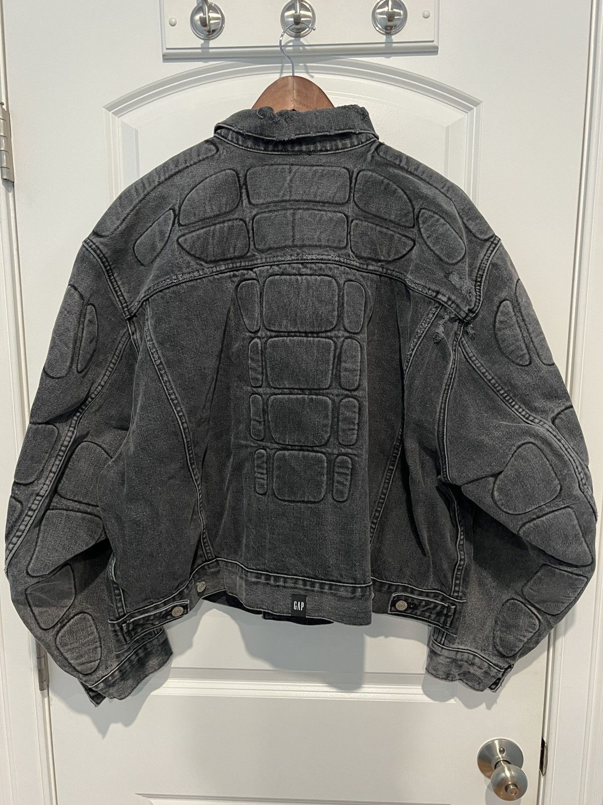 Balenciaga × Gap × Yeezy Yeezy Gap Balenciaga Denim Jacket Dark Grey Size US M / EU 48-50 / 2 - 5 Thumbnail