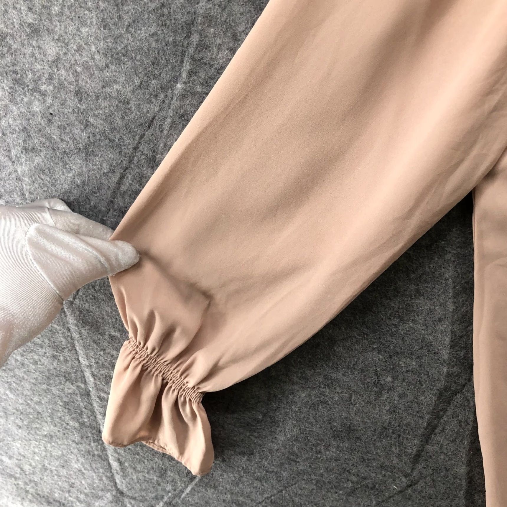 Alfani Alfani Blouse Womens M Peach Chiffon V-Neck Button Front Long Sleeve Formal Workwear Shirt Size M / US 6-8 / IT 42-44 - 7 Thumbnail