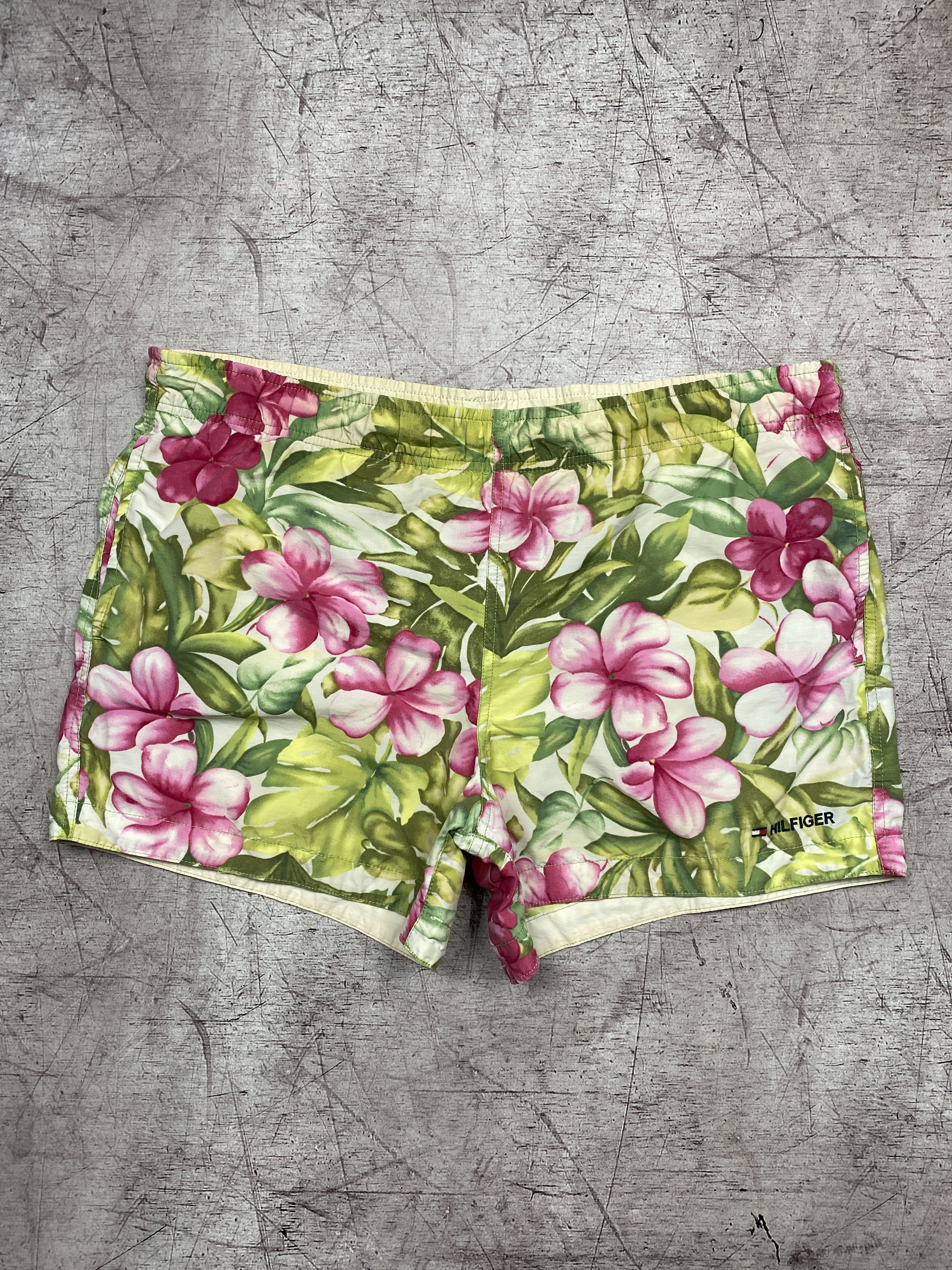 Tommy Hilfiger Tommy Hilfiger Vintage Mens Floral Print Nylon Shorts Size US 32 / EU 48 - 1 Thumbnail