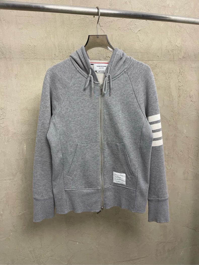 Thom Browne Thom browne Gray four-striped zipper jacket 2504-Nextarrow Size US S / EU 44-46 / 1 - 1 Thumbnail