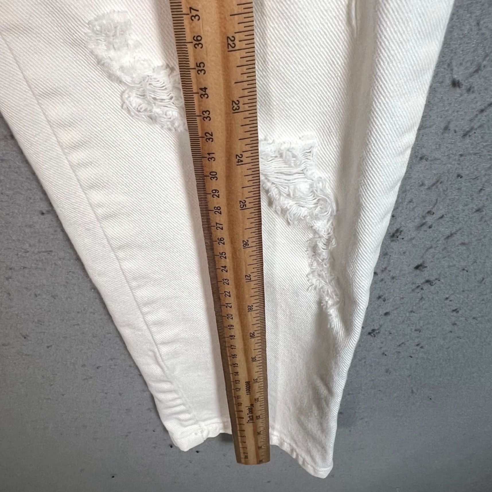 Topshop VINTAGE Topshop Mom White High-Rise Distressed Jeans 28 x 30 Cotton Denim Womens Size 28" / US 6 / IT 42 - 7 Thumbnail