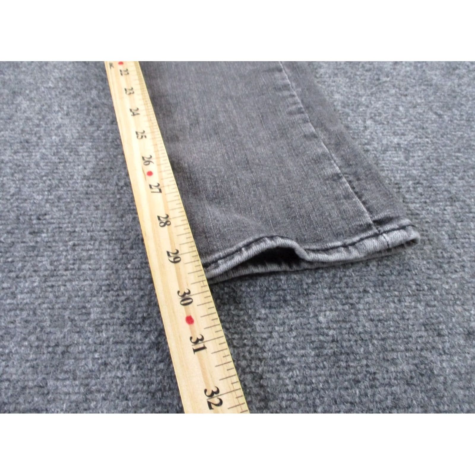 Levi's Item Specifications: Size: 34 Size US 32 / EU 48 - 4 Thumbnail
