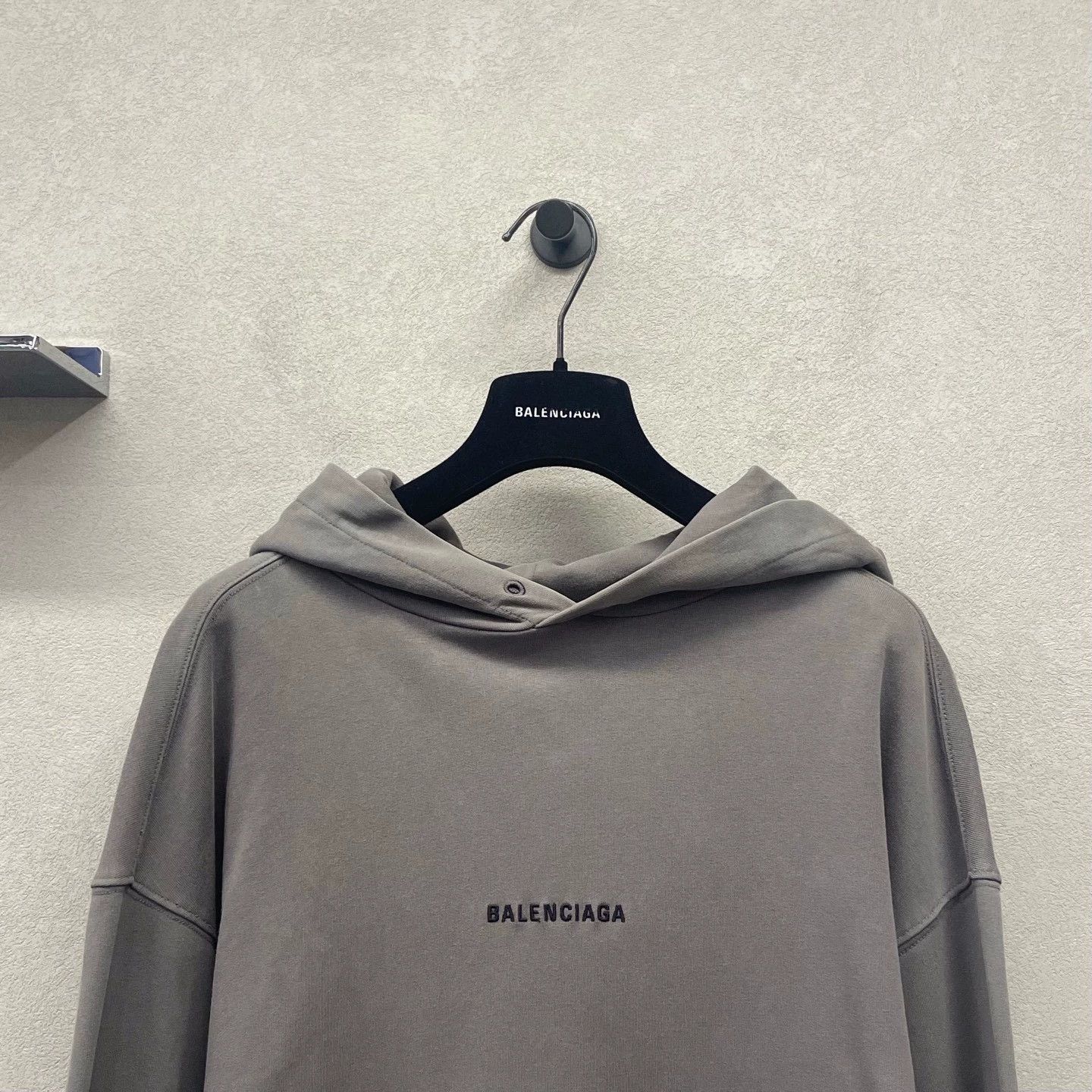 Balenciaga balenciaga gray logo hoodie sweatshirt for women Size US S / EU 44-46 / 1 - 4 Thumbnail