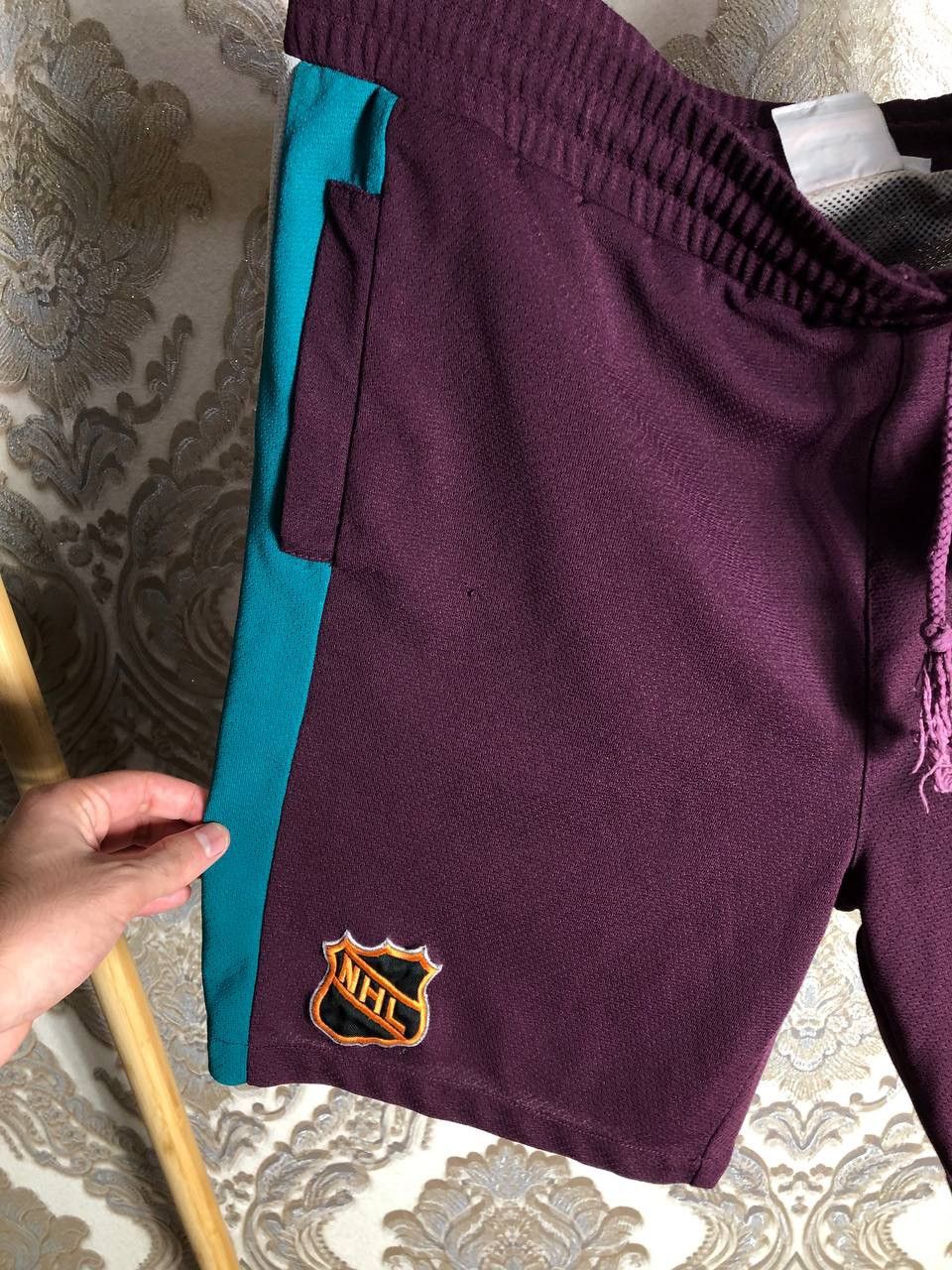 NHL × Vintage VERY RARE NHL THE MIGHTY DUCKS HICKEY SHORTS BLOKECORE 90s Size US 34 / EU 50 - 3 Thumbnail