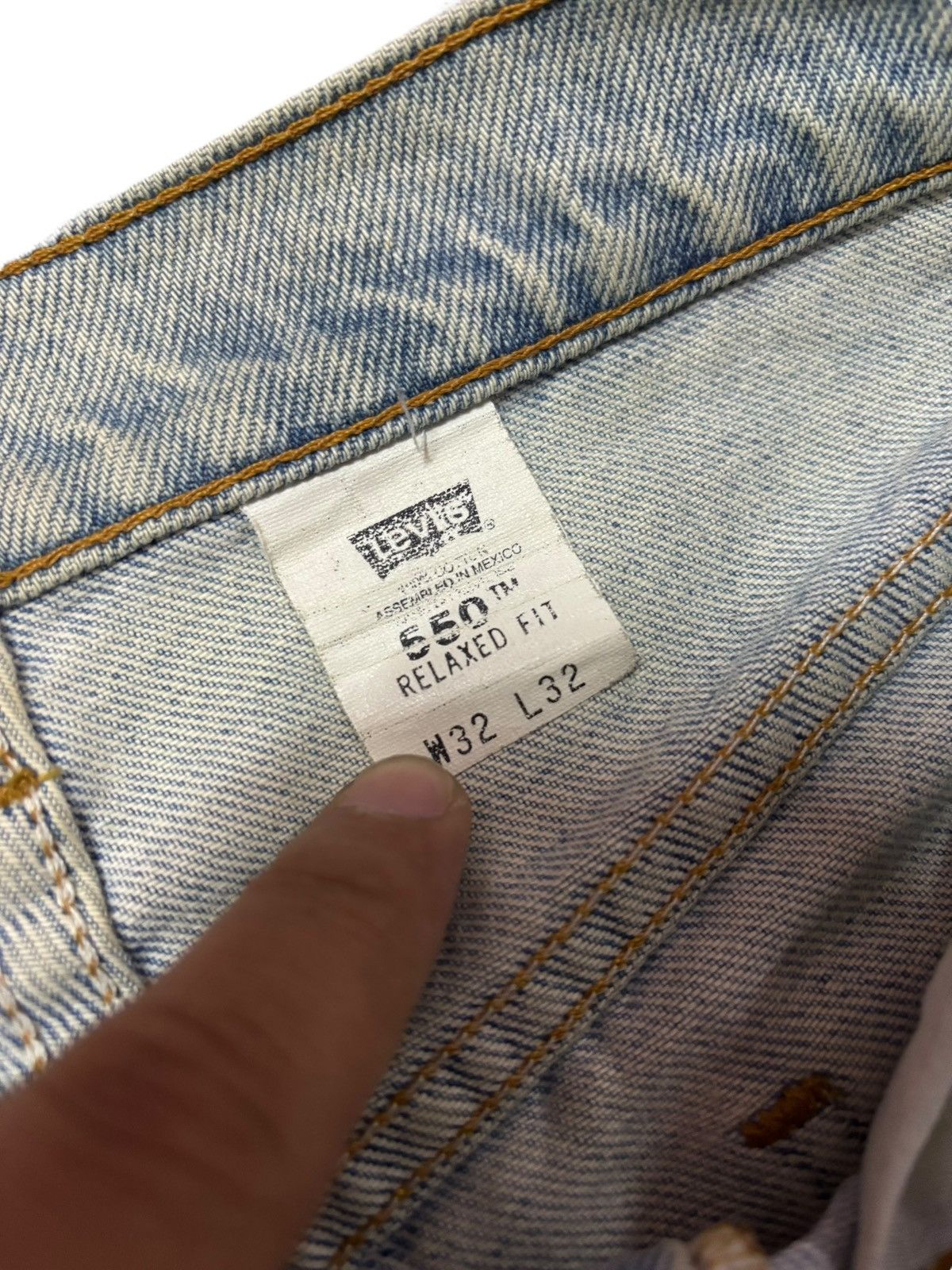 Levi's Vtg Levis 550 Relaxed Raw Distressed Jeans Size US 31 - 11 Thumbnail