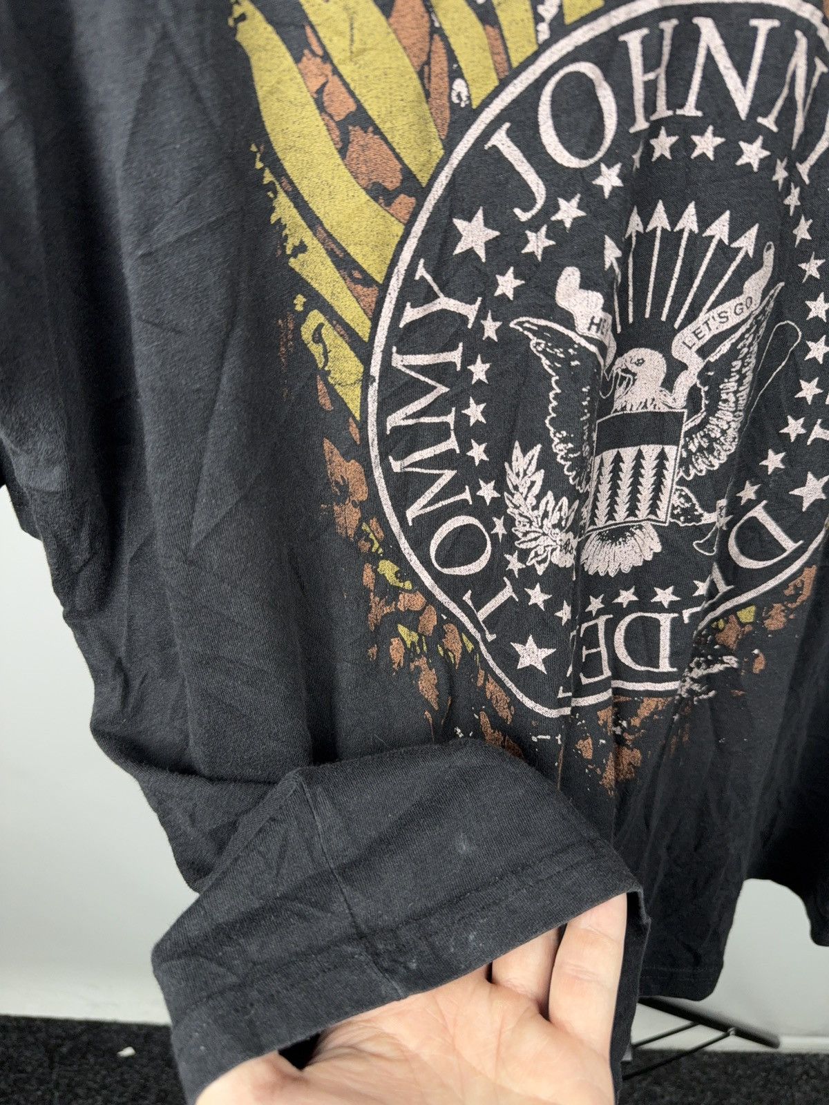 Band Tees 2021 Ramones Classic Seal Punk Rock T-Shirt Size M-L Size US L / EU 52-54 / 3 - 8 Thumbnail