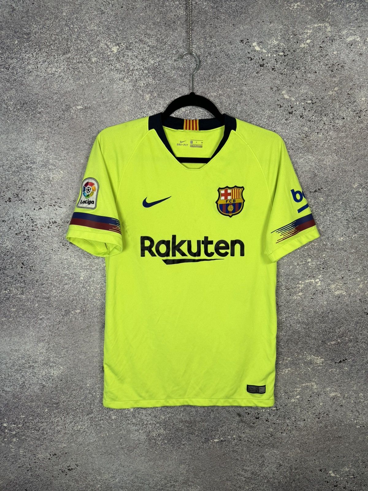 Nike Vintage FC Barcelona 2018/19 Away Nike Soccer Jersey Size US S / EU 44-46 / 1 - 1 Thumbnail
