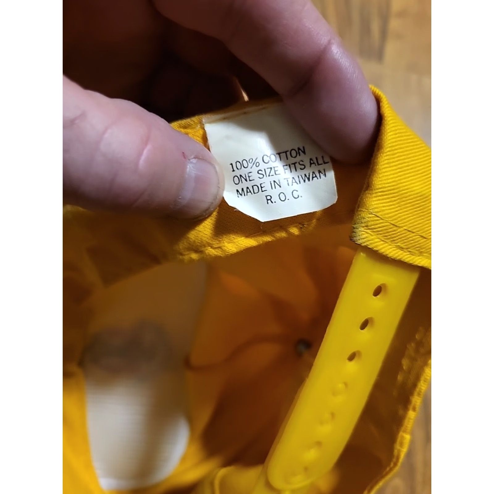 Vintage VINTAGE Giorgio Beverly Hills Hat Snapback Yellow Trucker One Size Taiwan 90s Embroidered Mens Womens Boys Girls Size ONE SIZE - 5 Thumbnail