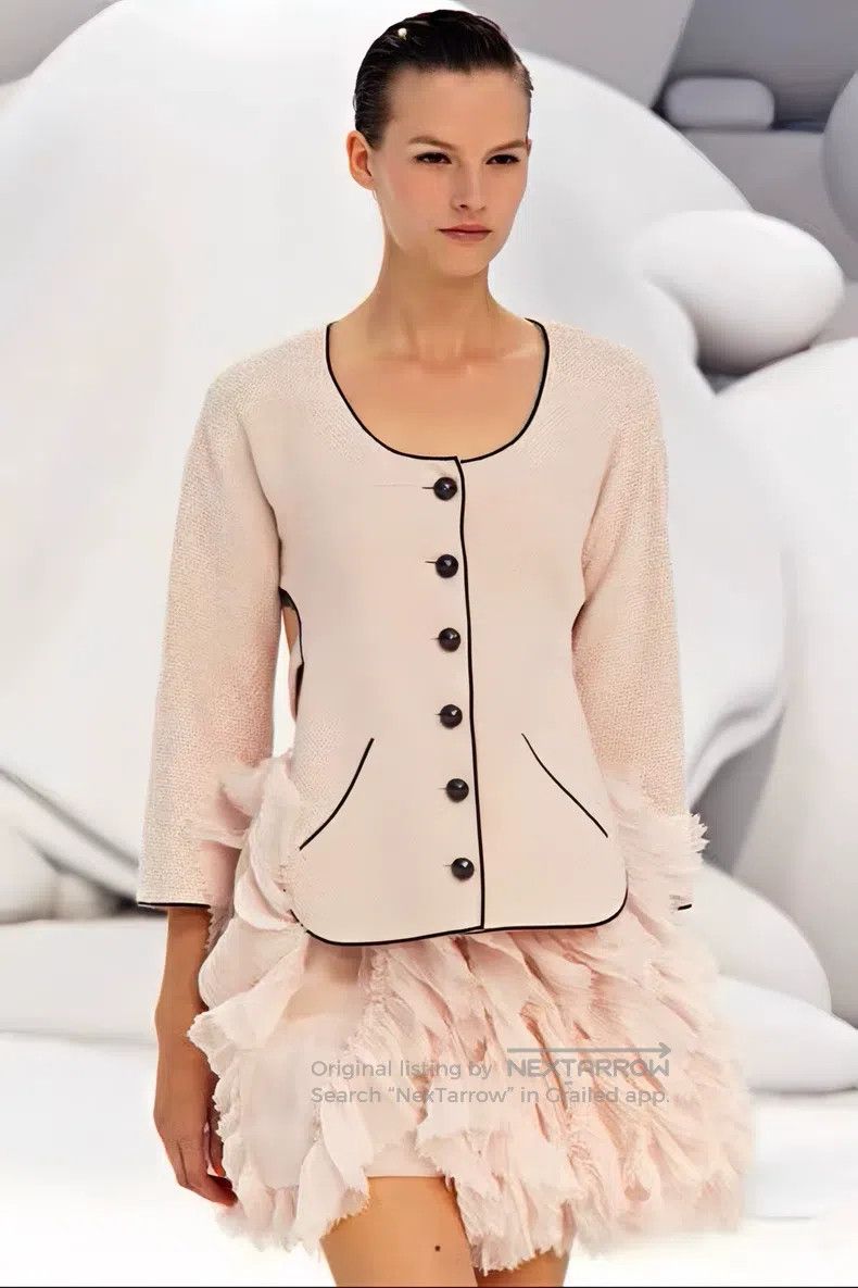 Chanel Chanel Mermaid silk feather skirt Size 42" / US 20 - 1 Thumbnail