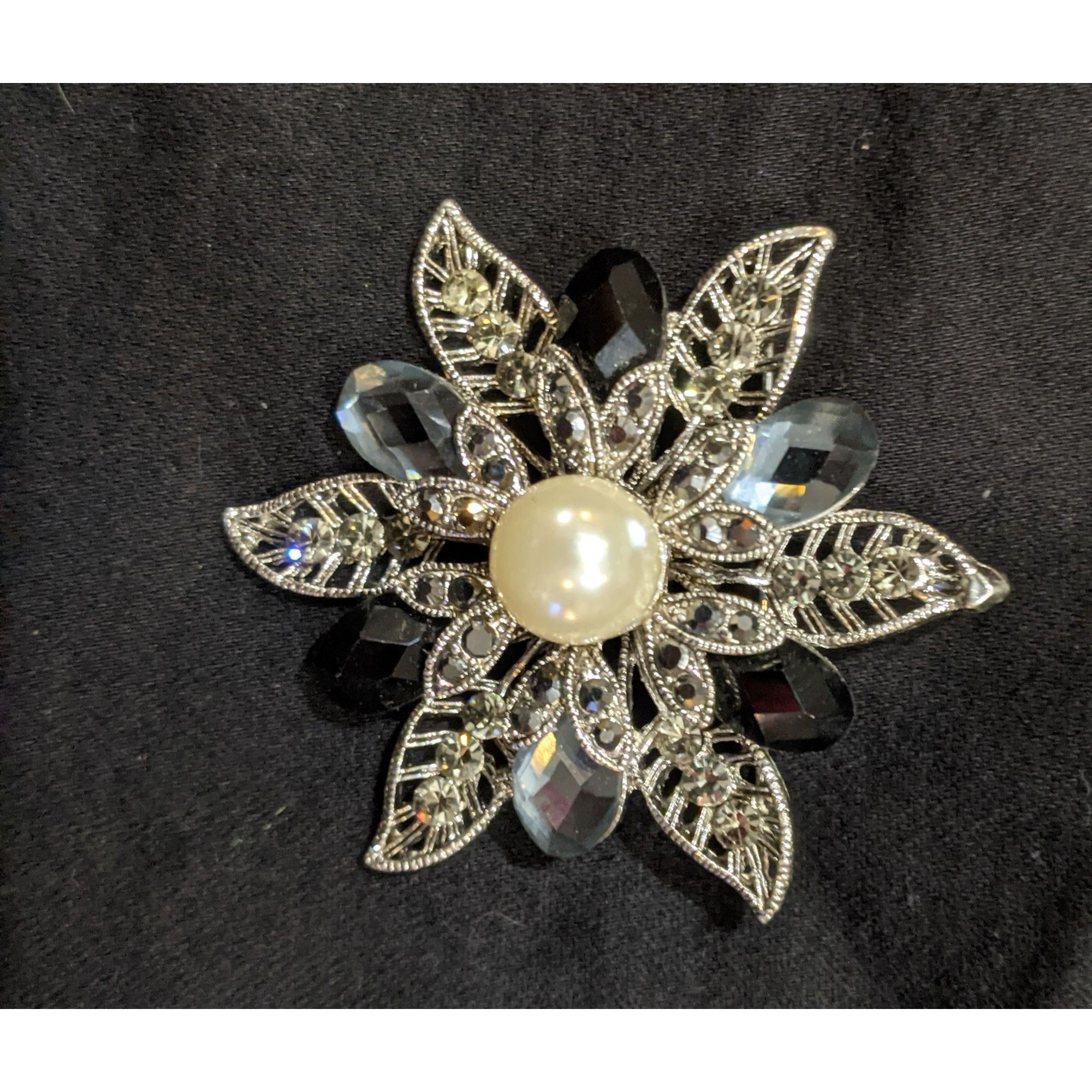 Other Black And Silver Flower Brooch/Pendant Size ONE SIZE - 4 Thumbnail