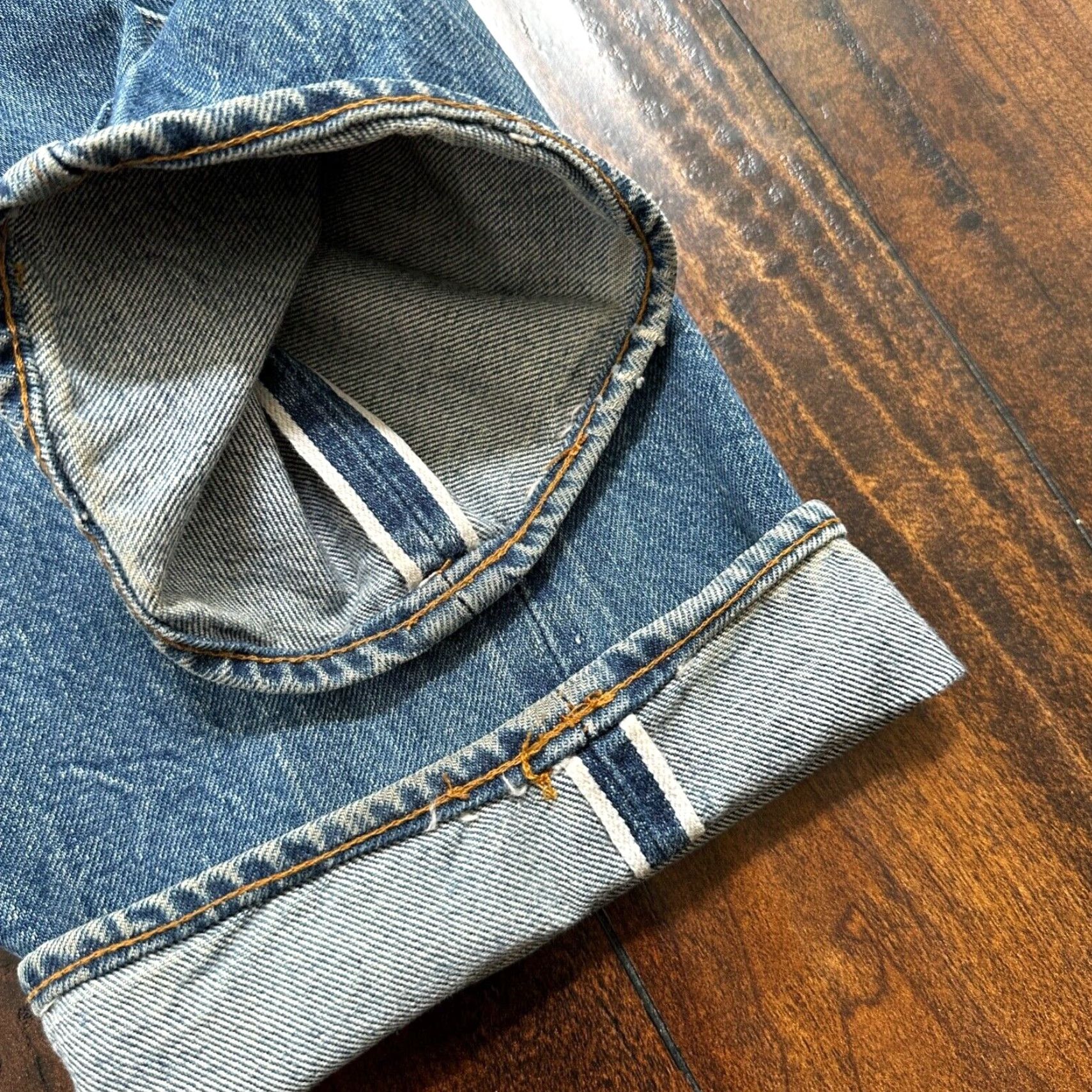 Levi's VINTAGE Levi's 501 XX Jeans 80s Redline Distressed Light Wash Classic Fit 33x38 Blue USA Mens Size US 33 - 3 Thumbnail