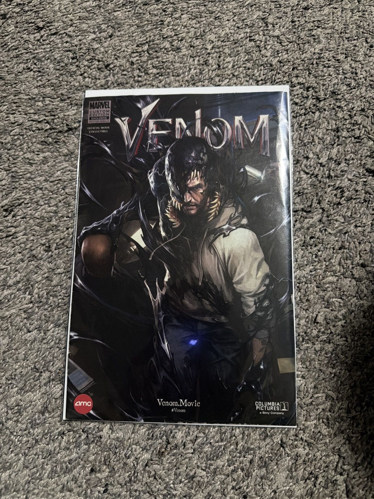 Marvel Comics 2018 Marvel Custom Sony Pictures English Venom Comic #1 Size ONE SIZE - 1 Thumbnail