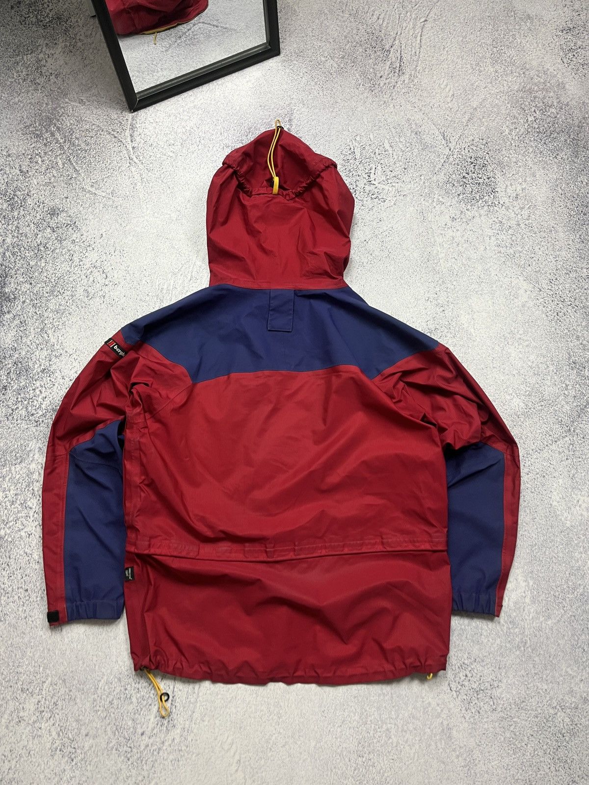 Vintage 90s Berghaus Trango Extreme Gore Tex Jacket Merapeak