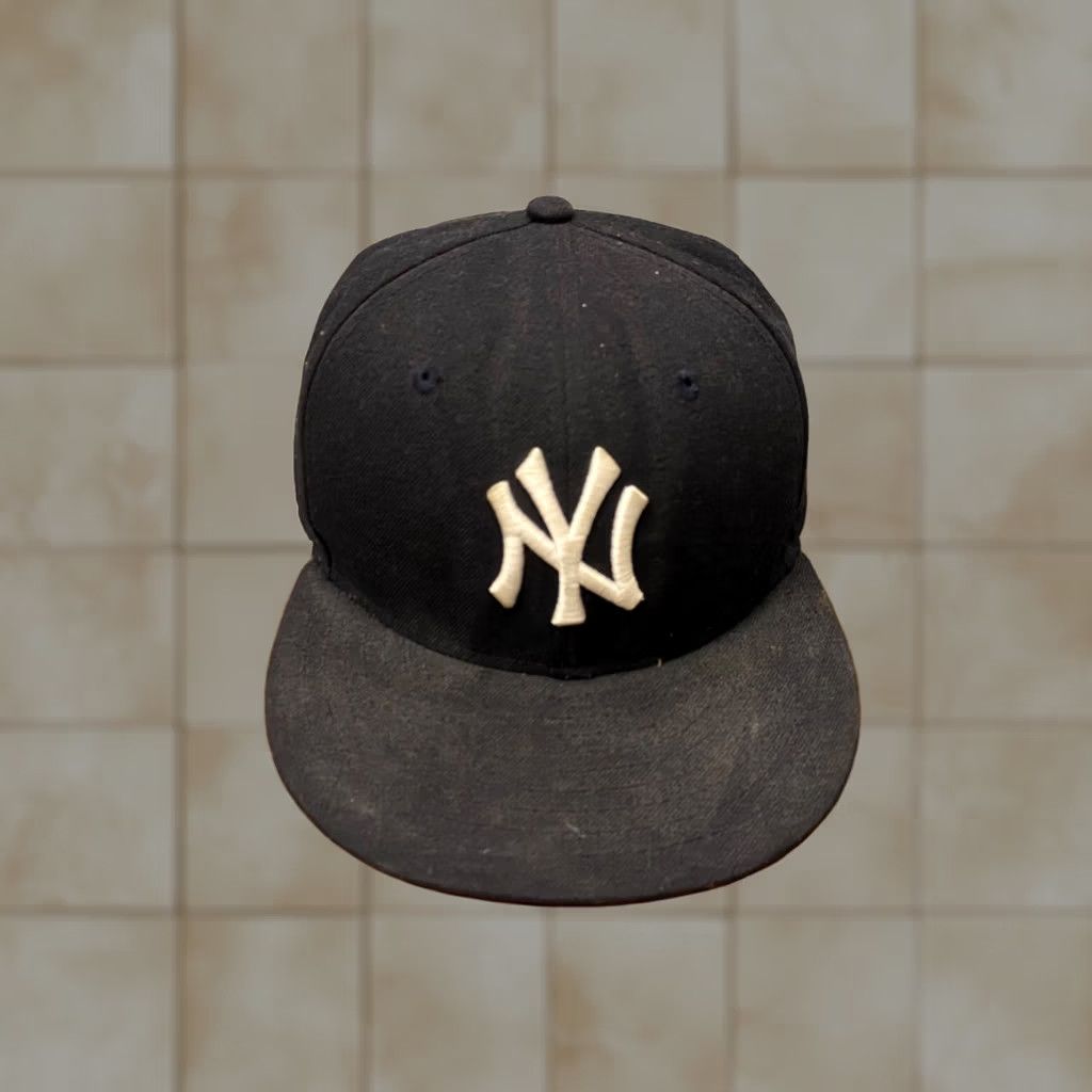 New Era New York Yankees Hat Mens 7 1/8 Black Club Navy Era 59Fifty Size Field Size ONE SIZE - 1 Thumbnail