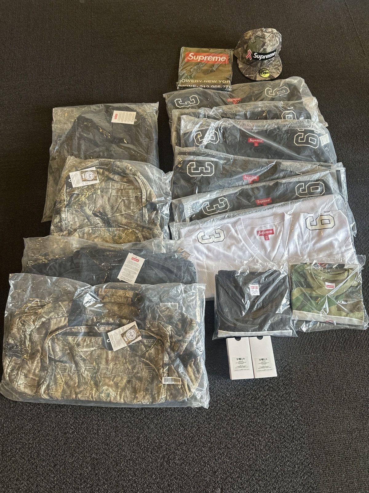 Supreme Supreme breast cancer Awareness (camo) fitted hat 7 1/4 Size 34 - 5 Thumbnail