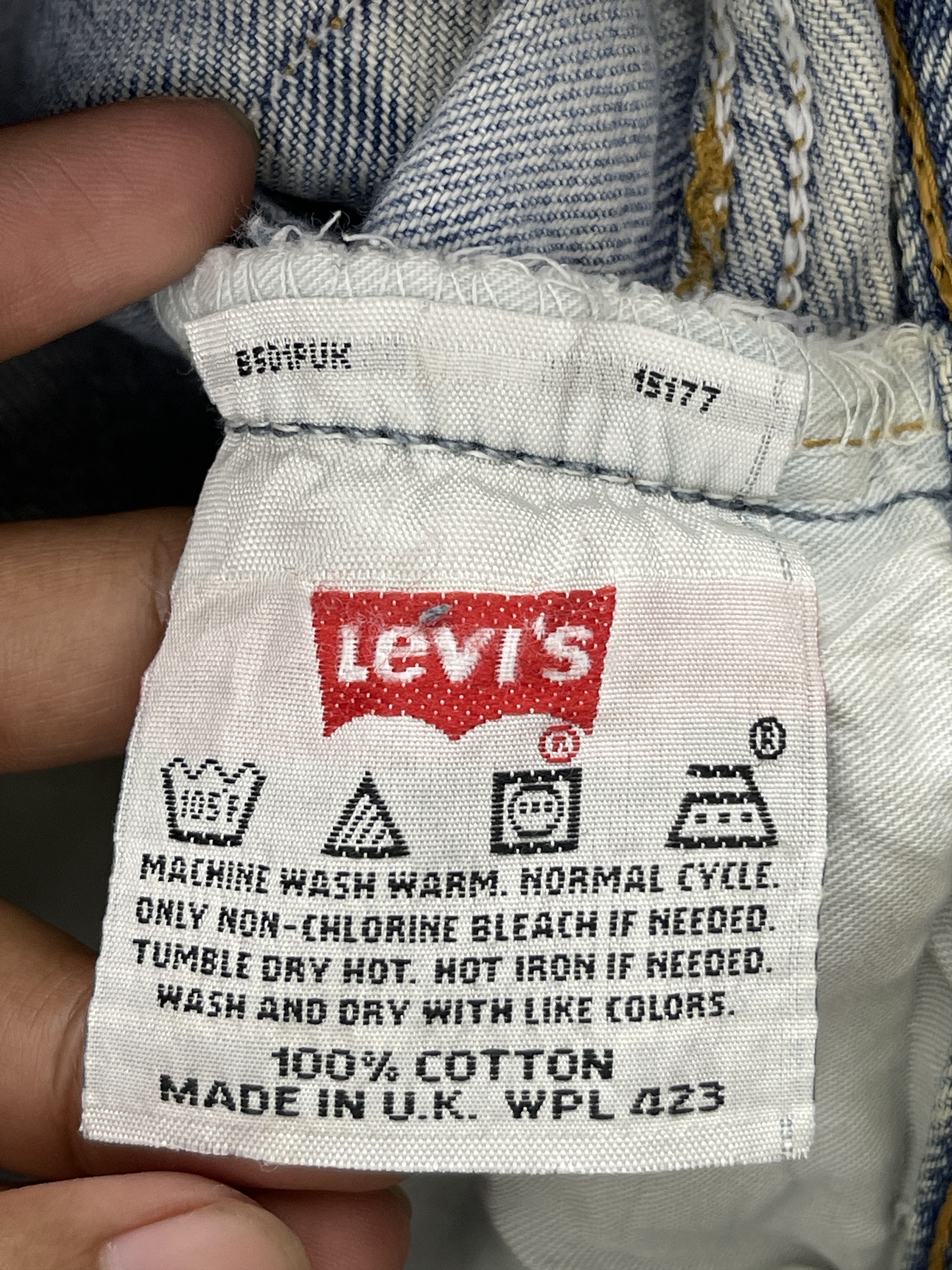 Levi's × Vintage Vintage 90s Levis 501 Light Washed Distressed Jeans Size US 33 - 7 Thumbnail