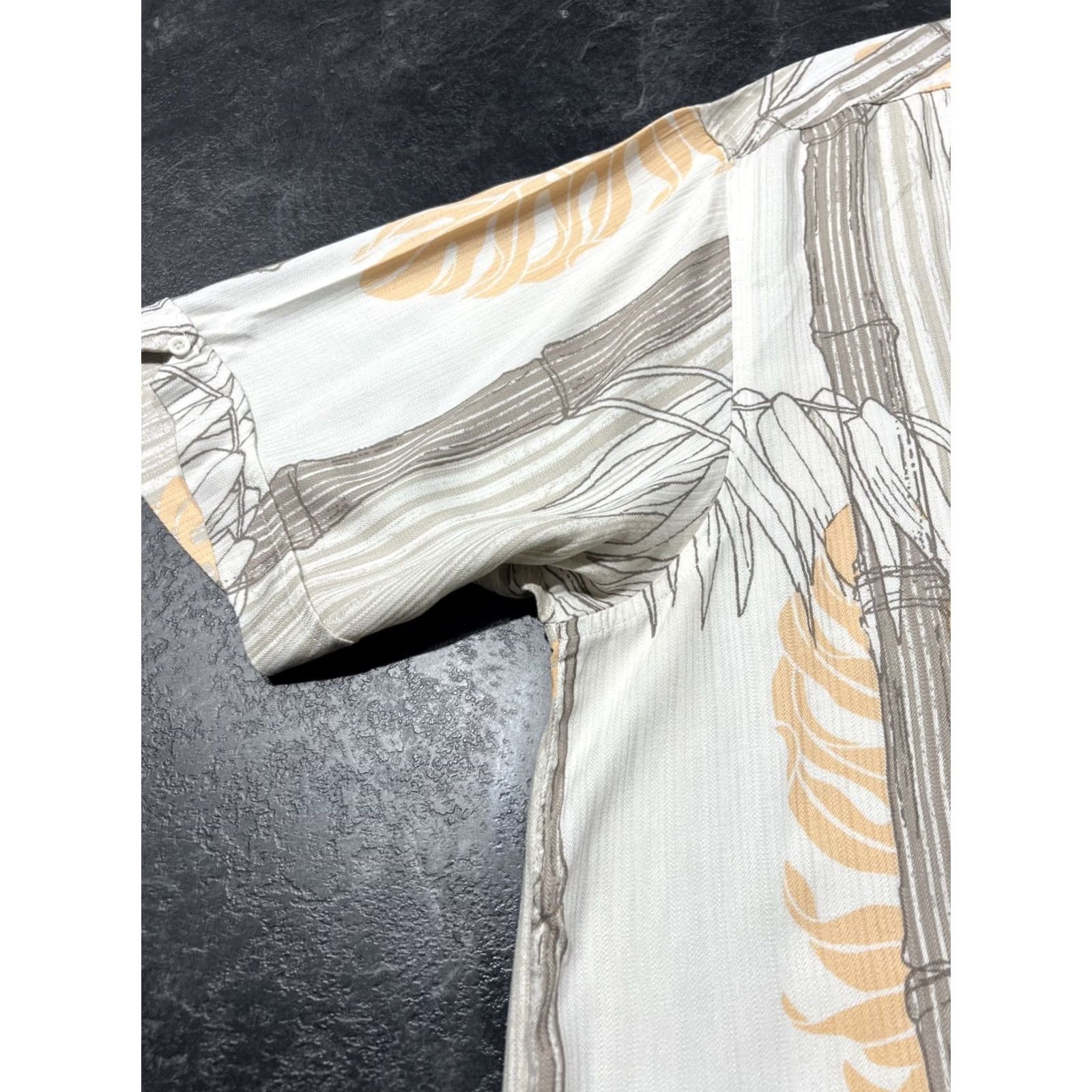 Cubavera Cubavera Camp Shirt 2XL Rayon Floral Button-Up Men Beige Floral Cubavera Camp Shirt 2XL Rayon Flower Pattern Button-Up Mens Regular Beige 100% Rayon Size US XXL / EU 58 / 5 - 5 Thumbnail