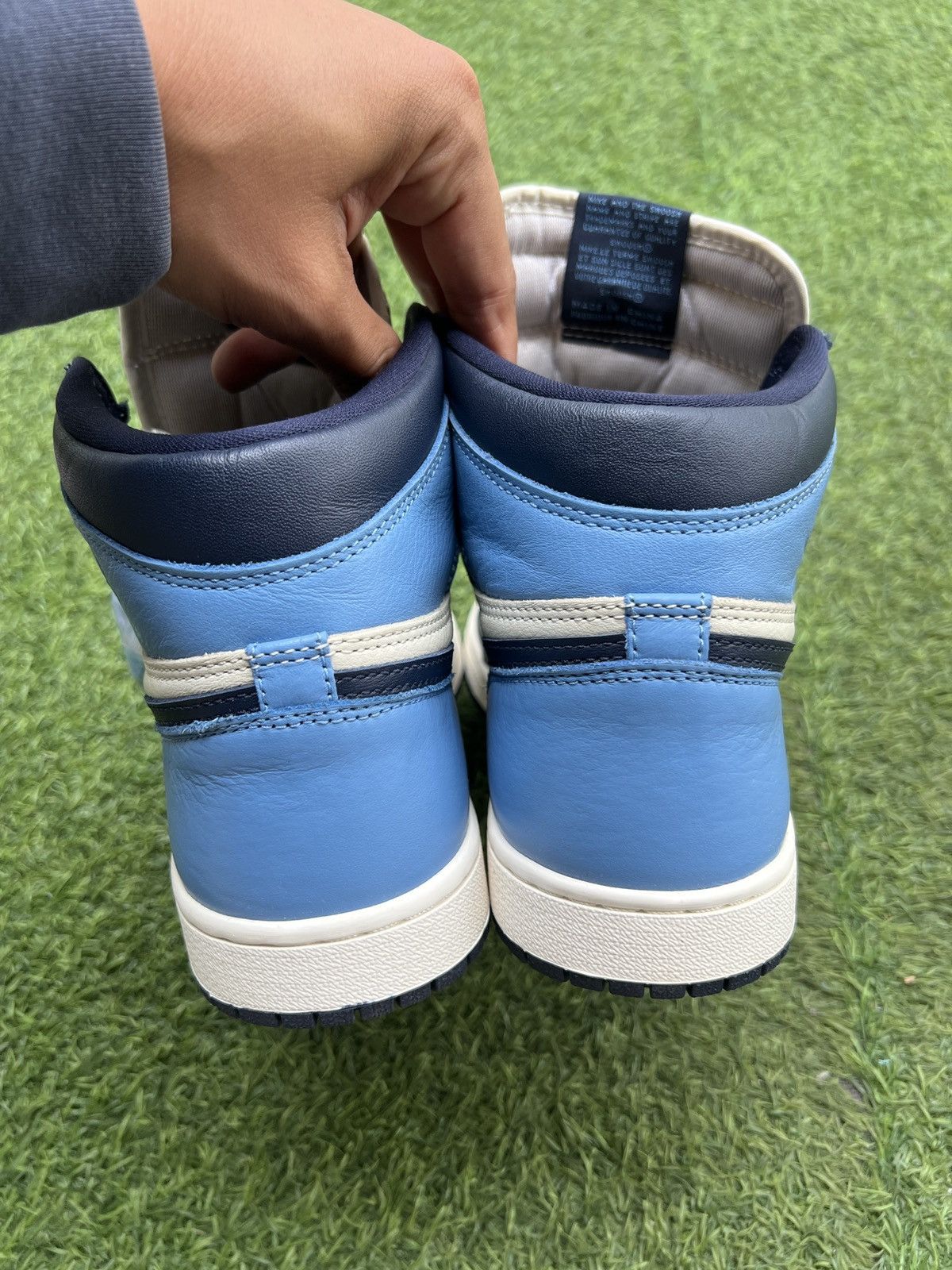Nike Air Jordan 1 Retro Hi OG Obsidian University Blue 555088-140 Size US 8 / EU 41 - 4 Thumbnail
