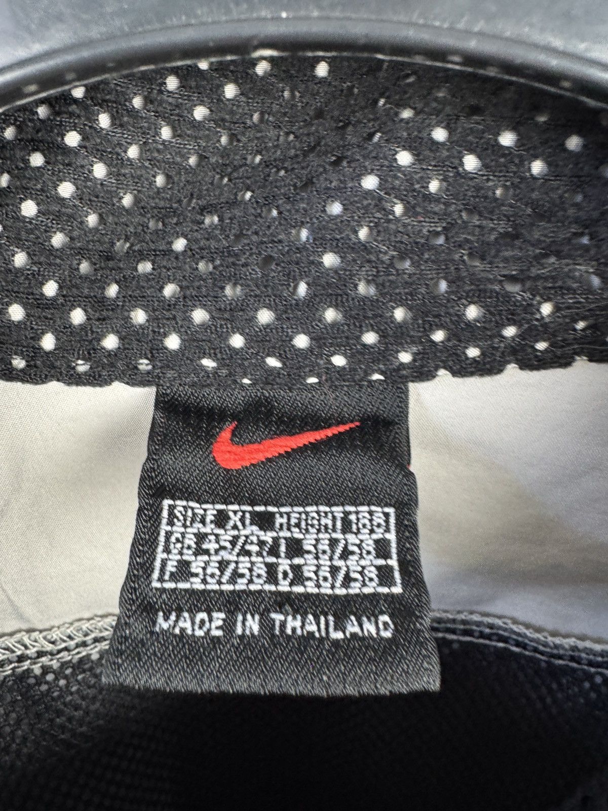 Nike Men’s Vintage Gray Nike Windbreaker Size XL Size US XL / EU 56 / 4 - 12 Thumbnail