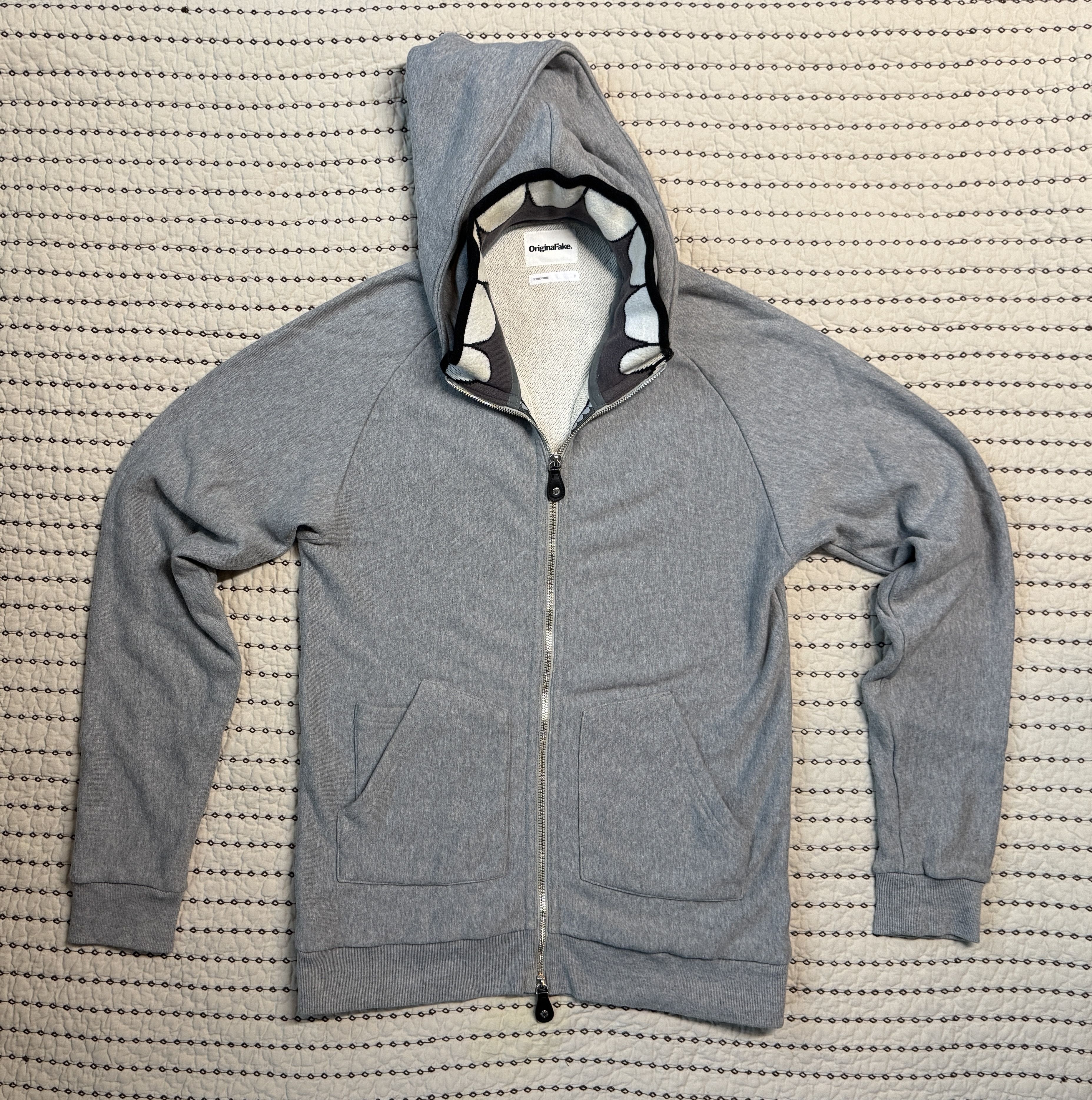 Kaws KAWS ORIGINAL FAKE X LOOPWHEELER CHOMPERS RAGLAN HOODIE SZ 2 Size US M / EU 48-50 / 2 - 1 Thumbnail