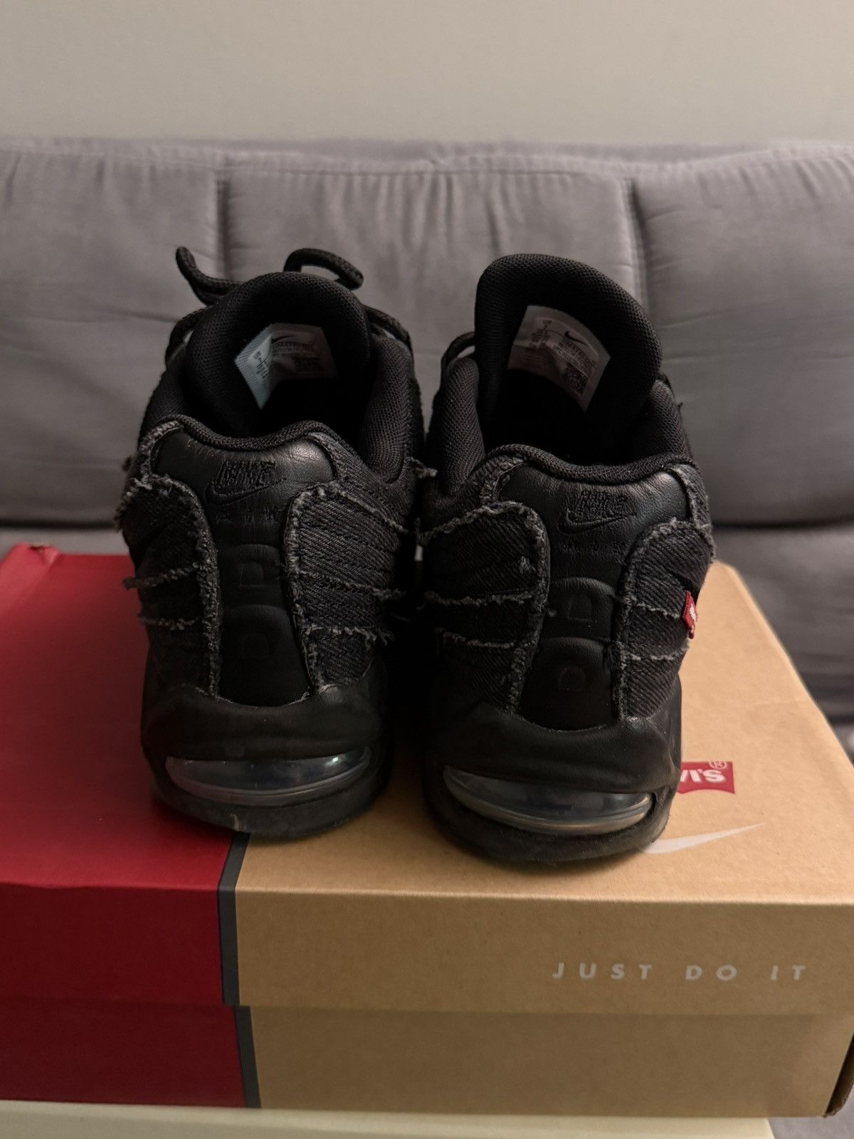 Levi's × Nike Nike x Levis Black Air Max 95 Black Size 7 Size US 7 / EU 40 - 5 Thumbnail
