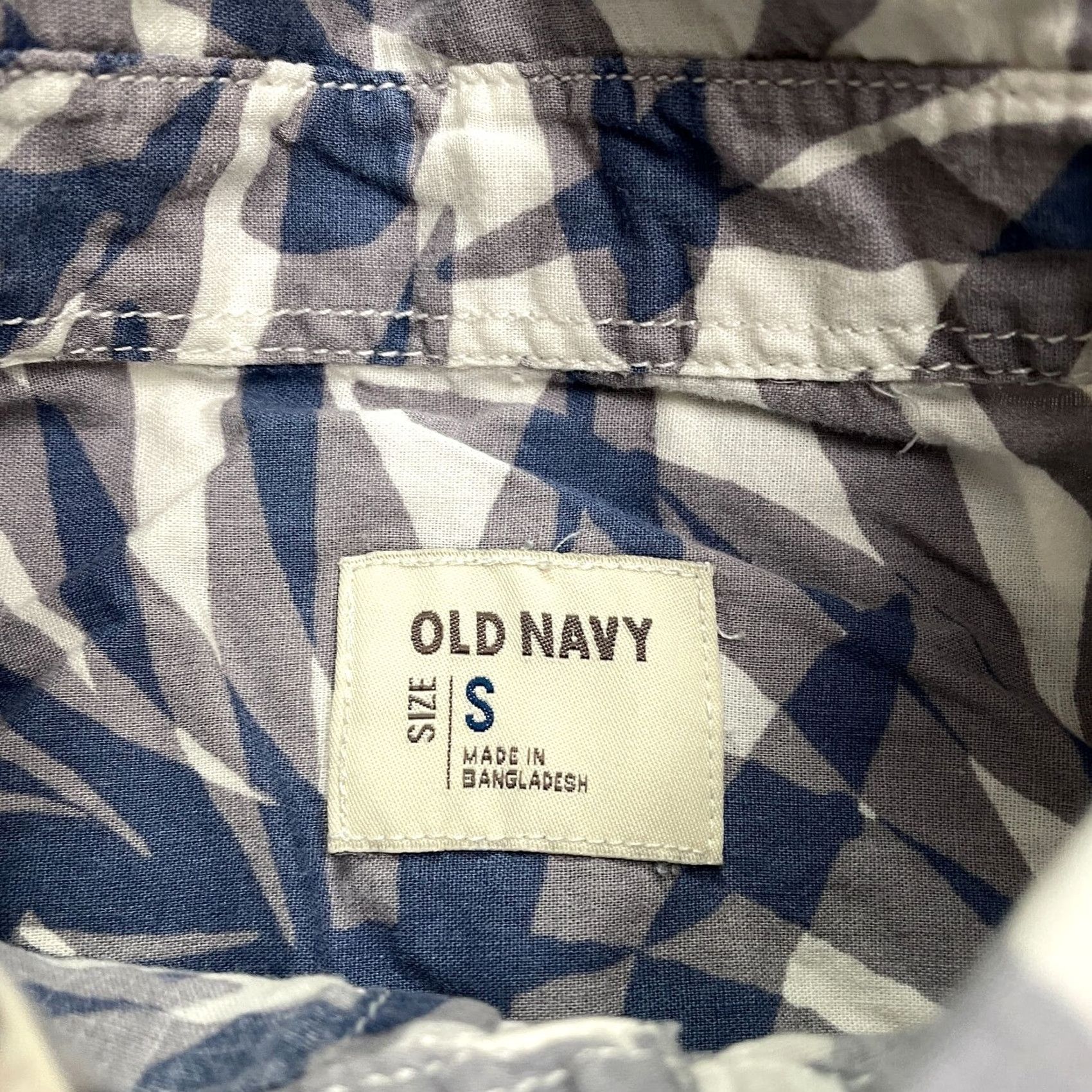 Old Navy Old Navy Button-Up Shirt Mens Small Blue White Tropical Palm Leaves Beach Holidays Casual Shirt Size US S / EU 44-46 / 1 - 7 Thumbnail