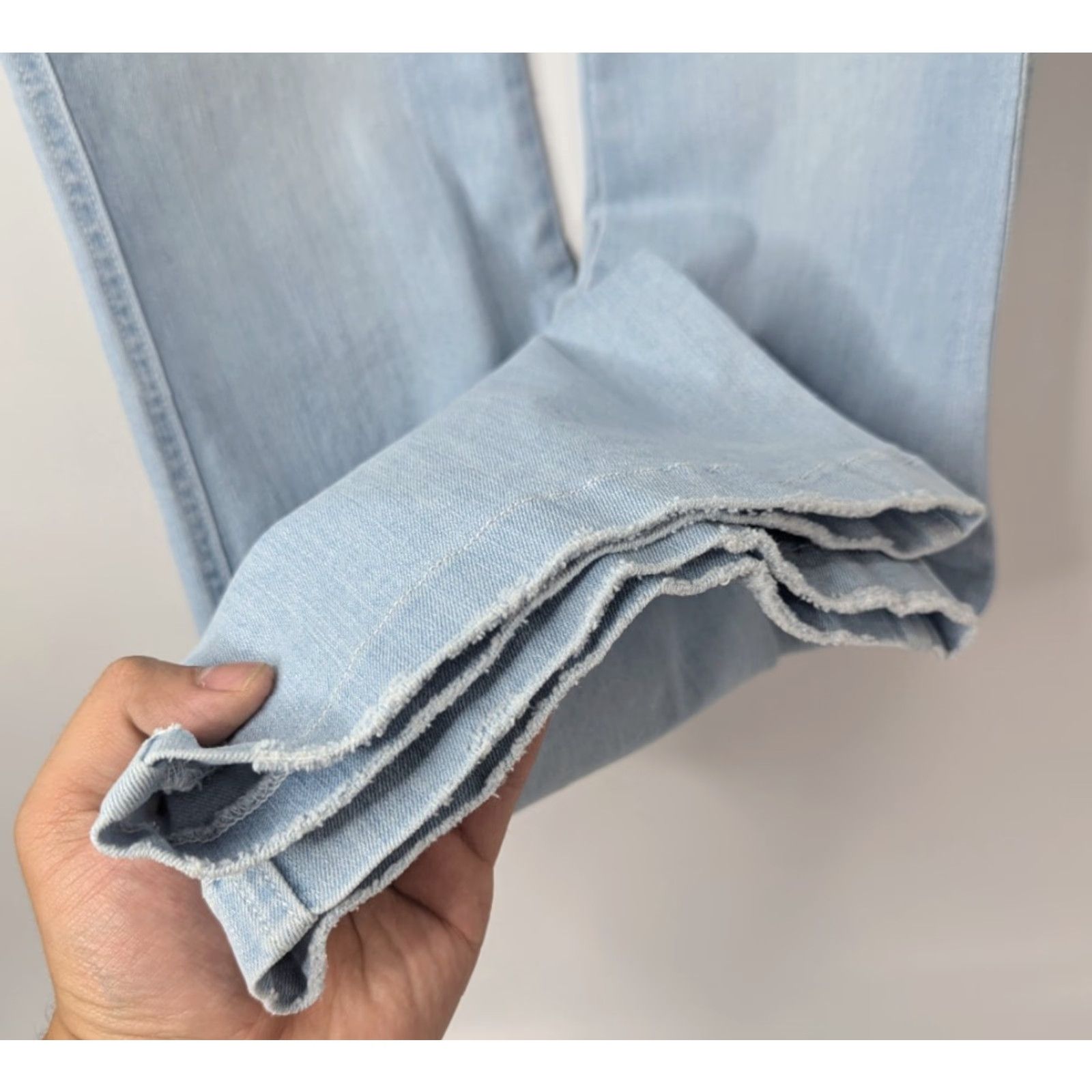 Spanx SPANX Jeans Flare Leg Light Wash Blue Denim Pull-On 20348R Size M Womens Stretch Comfort Regular Size 32" / US 10 / IT 46 - 4 Thumbnail
