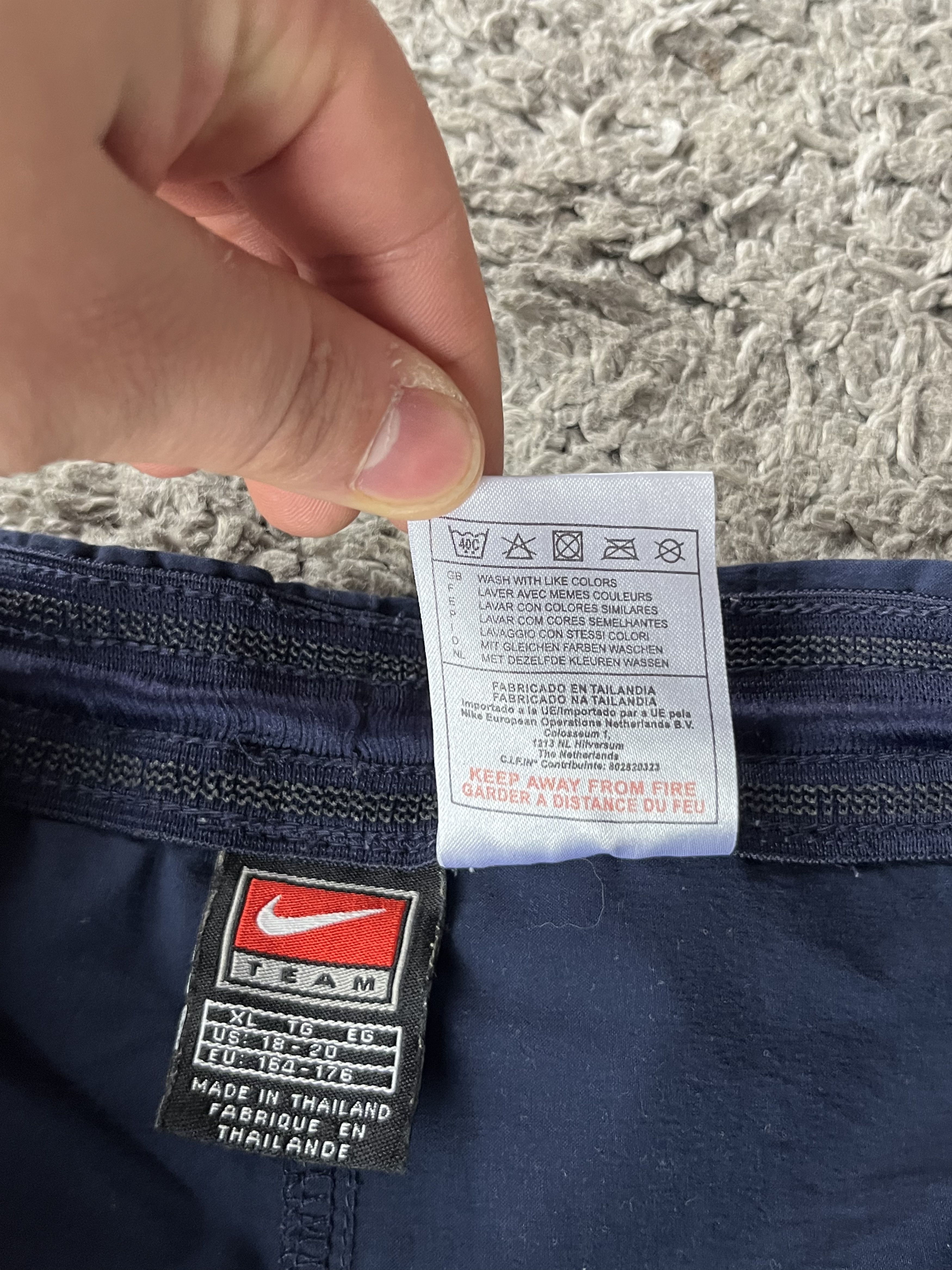 Nike Vintage Nylon Shorts Nike FC BARCELONA Y2K Style Size US 32 / EU 48 - 7 Thumbnail