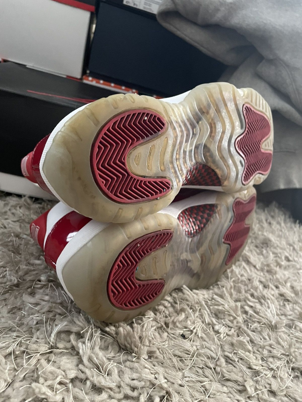 Jordan Brand Jordan 11 Cherry GS Size US 7 / EU 40 - 8 Thumbnail