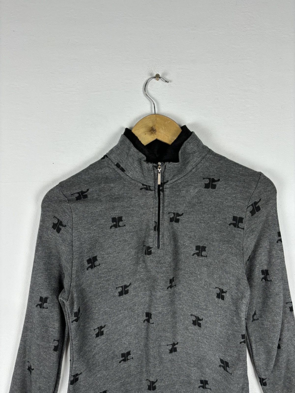 Courreges × Vintage Vintage Courreges Monogram Sweater Size XS / US 0-2 / IT 36-38 - 2 Thumbnail