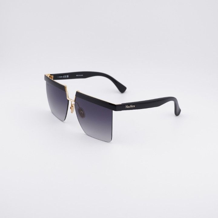 Max Mara MM0071 01A Square Sunglasses - Black / Smoke MaxMara Flat MM0071 01A - Sunglasses for Woman - LookerOnline main image 3