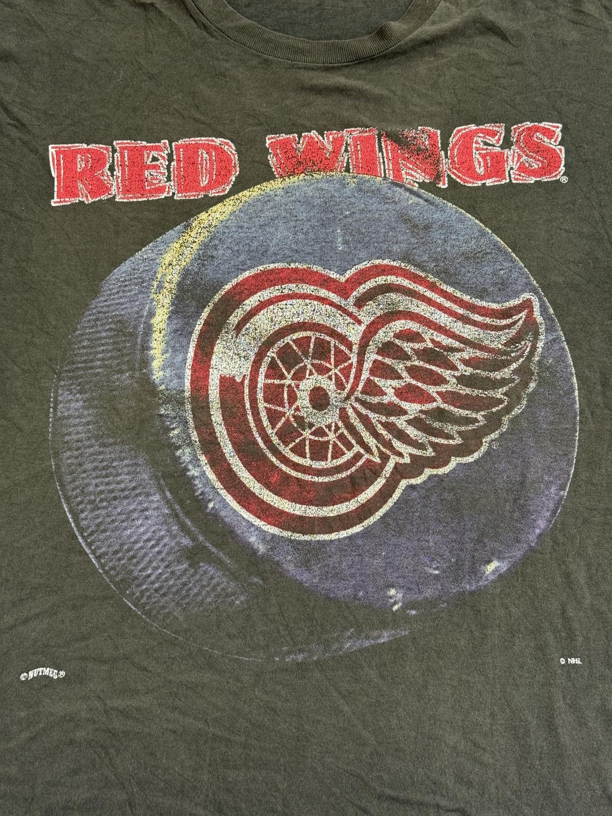 Nutmeg Vintage Thrashed Detroit Red Wings Tee Nutmeg Giant Puck XL Size US XL / EU 56 / 4 - 4 Thumbnail