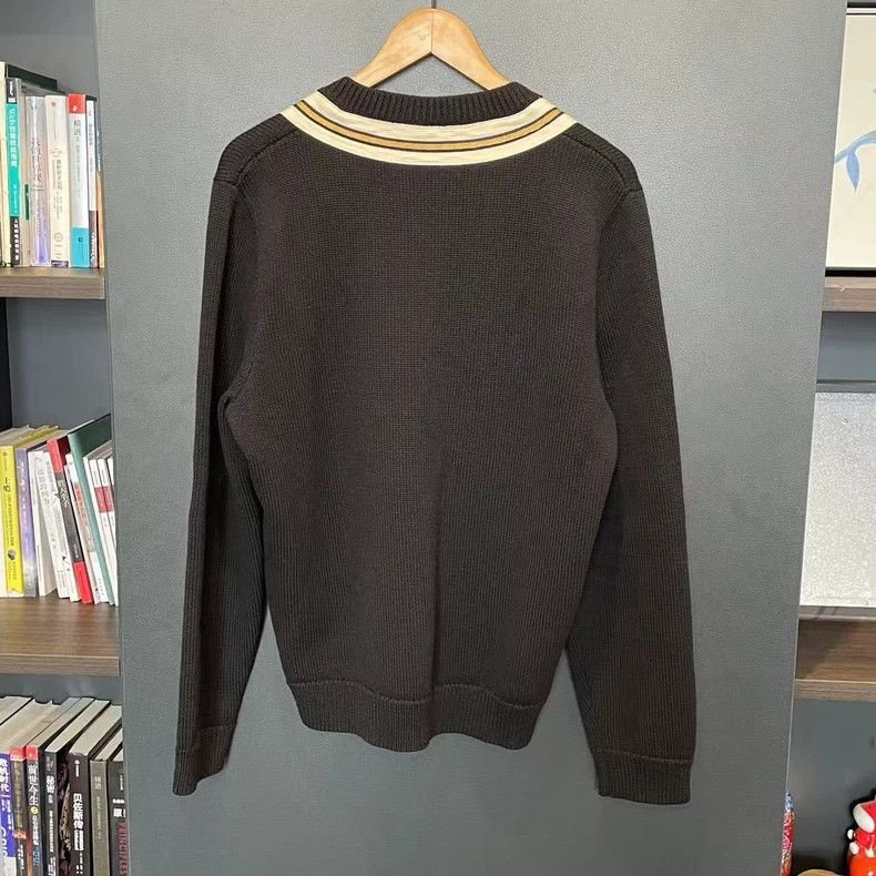 Gucci Gucci Little bee embroidered v-neck sweater 2502-Nextarrow Size US L / EU 52-54 / 3 - 2 Thumbnail