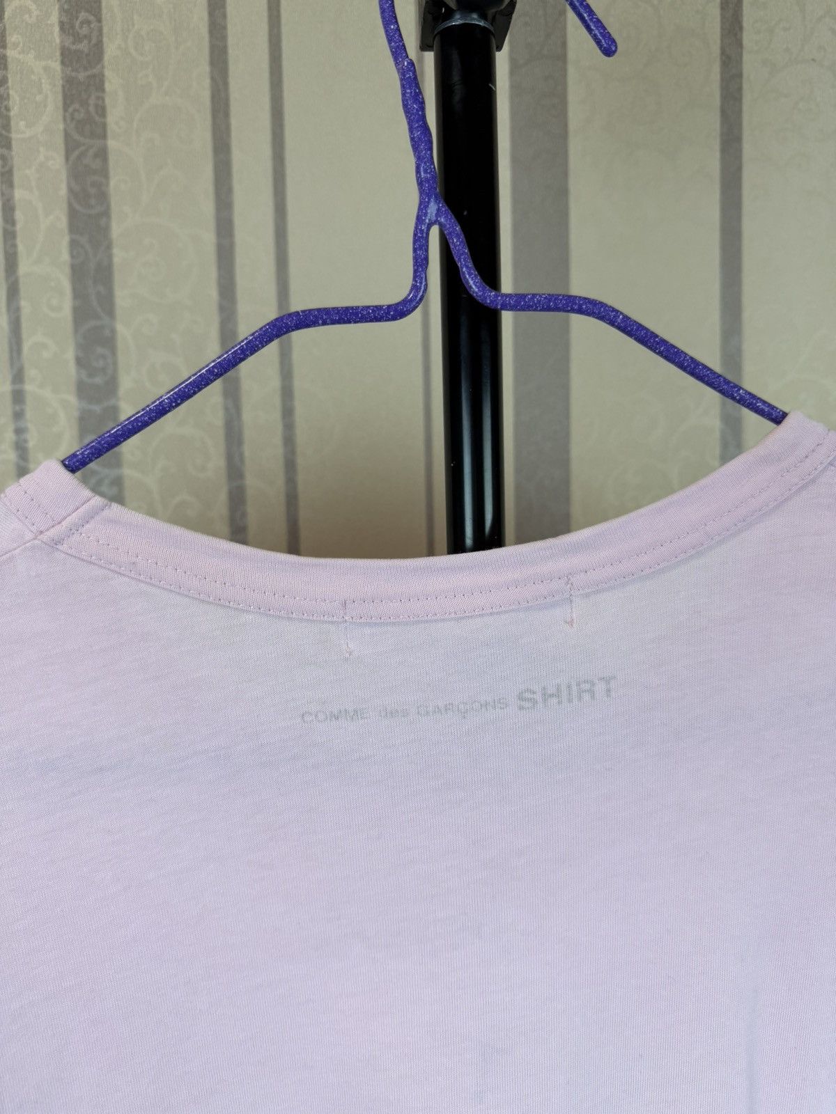 Comme des Garcons Comme Des Garcons SHIRT Logo Front Pink Tee T-shirt Size US M / EU 48-50 / 2 - 7 Thumbnail