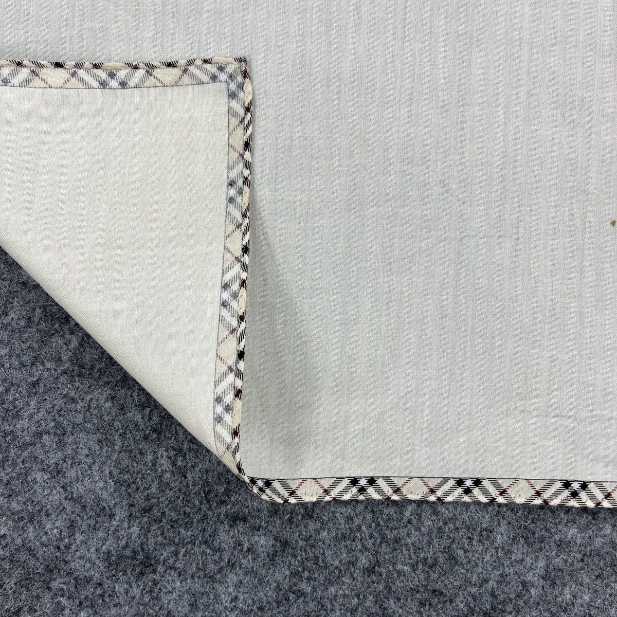 Burberry Burberry Handkerchief / Bandana / Neckerchief B965 Size ONE SIZE - 6 Thumbnail