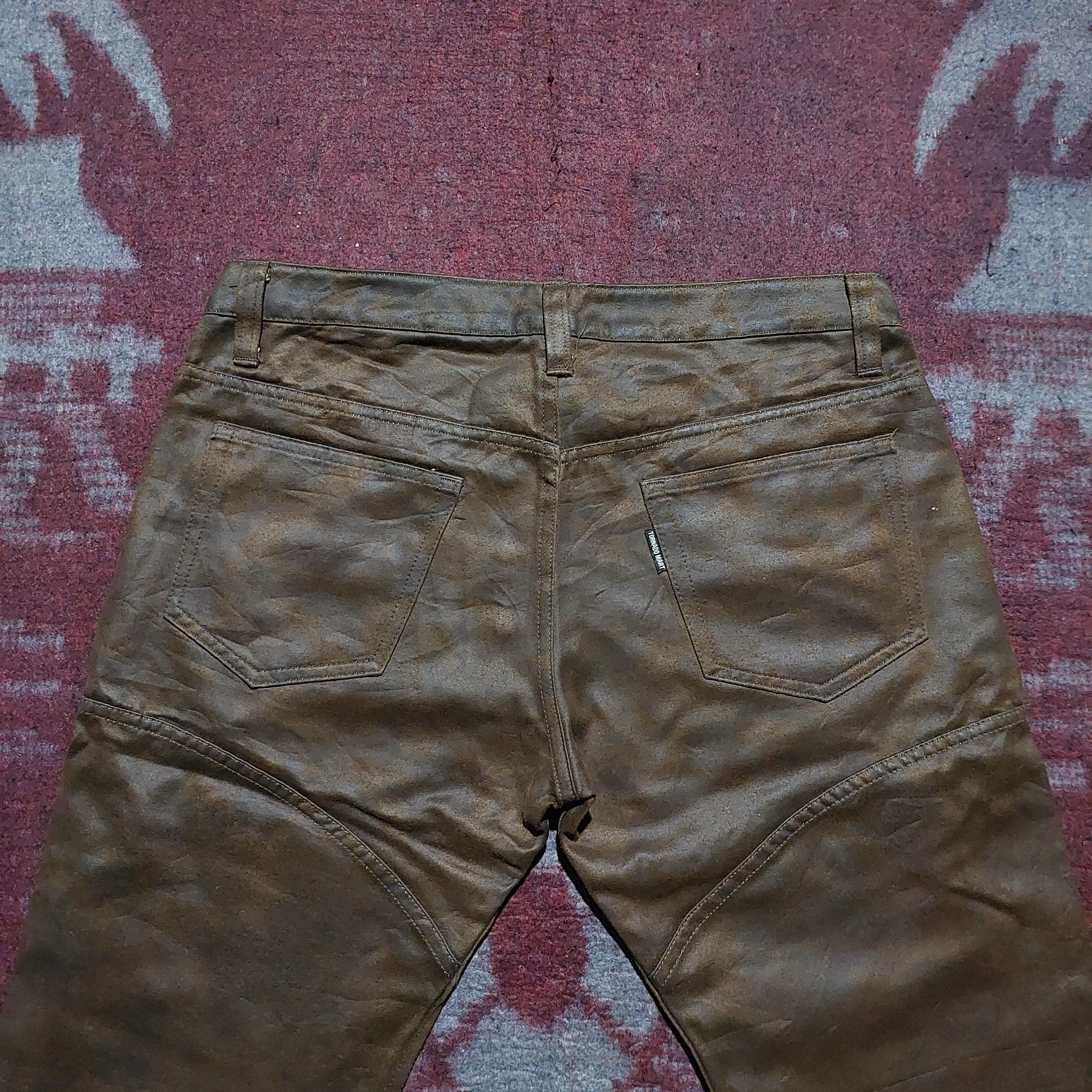 Tornado Mart Tornado Mart button down pleated knee length shorts Size US 31 - 4 Thumbnail